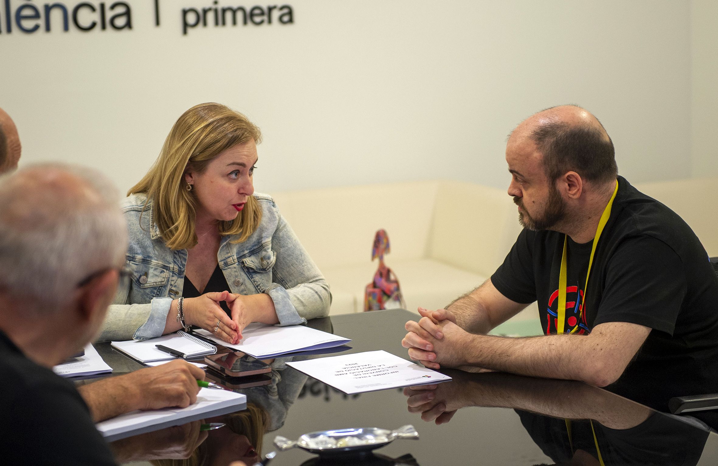 La diputada Natàlia Enguix es reunix amb Lambda
