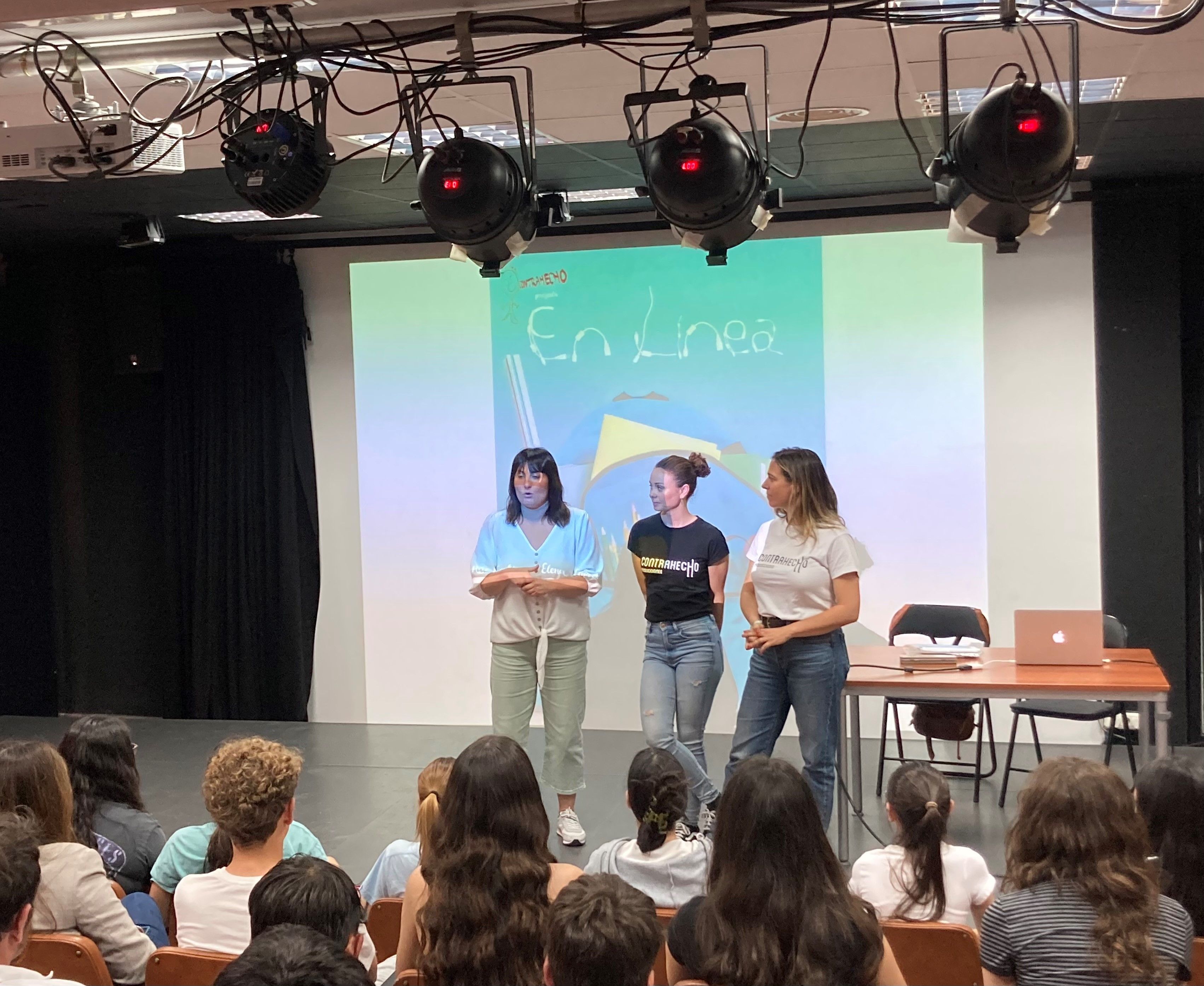 Obra de teatre “En línia” per a conscienciar sobre l'addicció a les xarxes a Alfafar