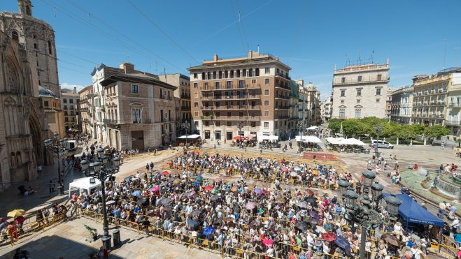 Besamanos a la Virgen de los Desamparados. Foto Víctor Gutiérrez Besamanos a la Virgen de los Desamparados. Foto Víctor Gutiérrez