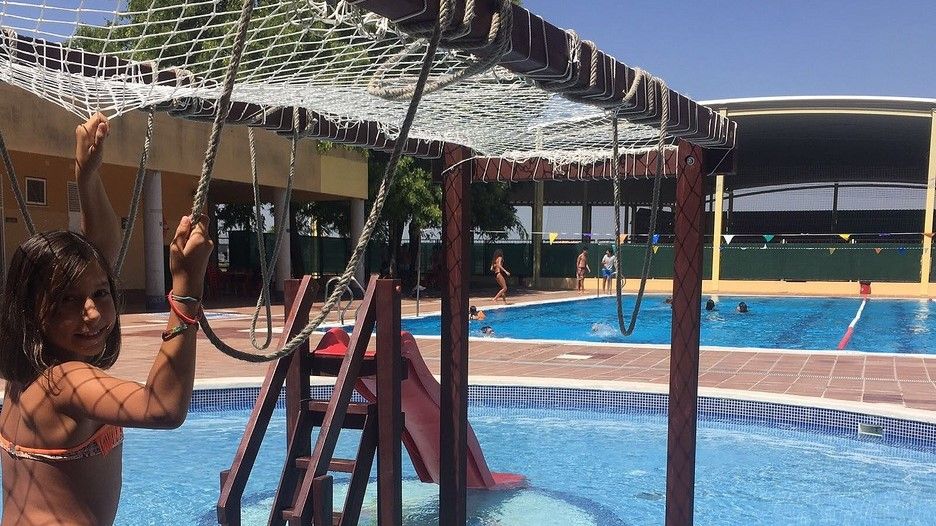 Piscina de Castellar l'oliveral de València