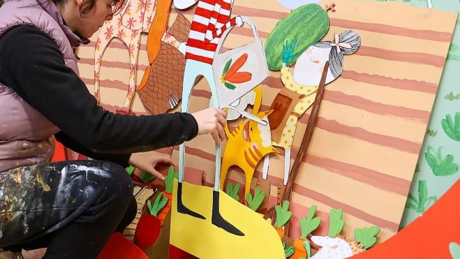 Marina Puche finalitzant detalls de 'Llegir en verd' Marina Puche finalitzant detalls de 'Llegir en verd'