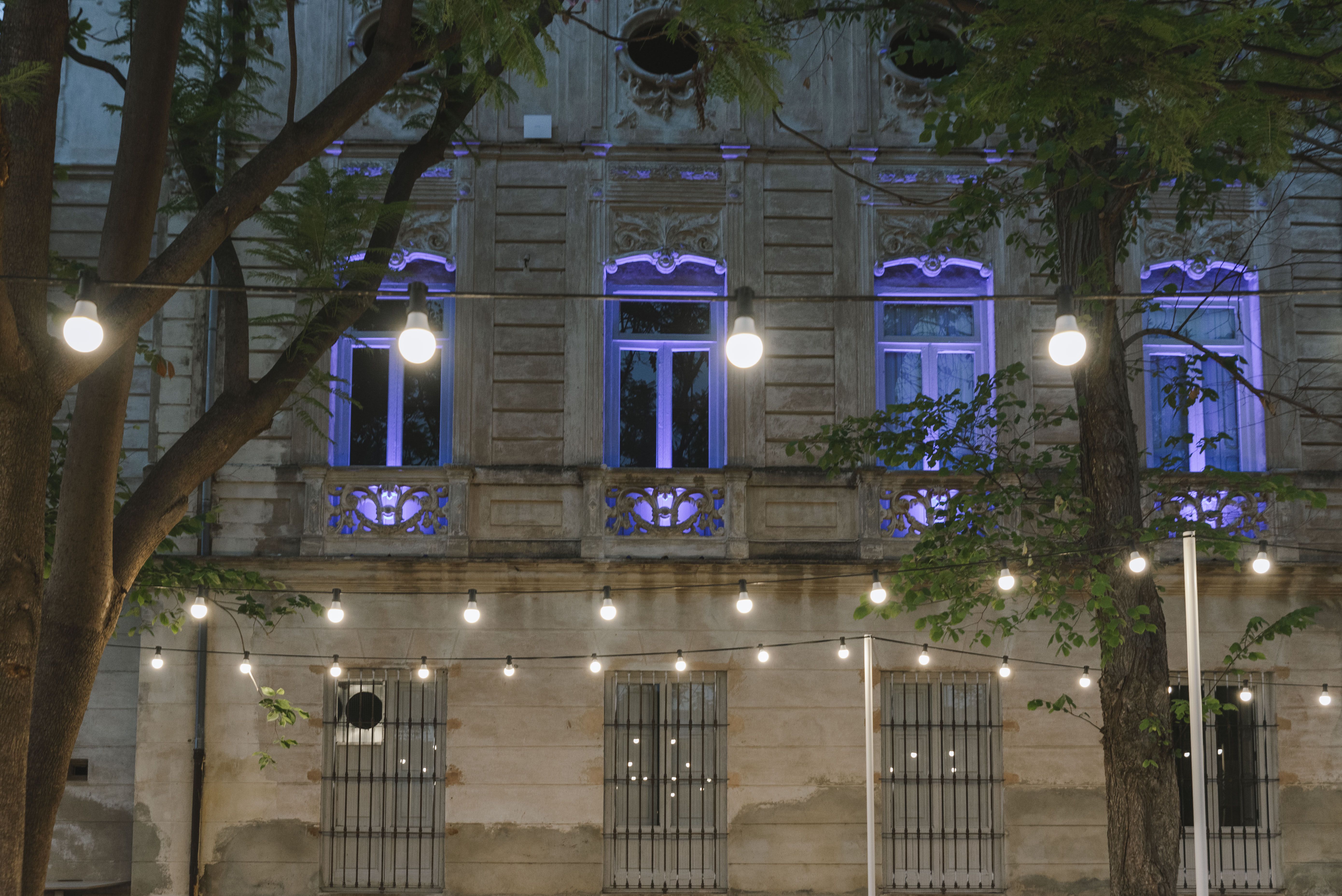 Fachada del edificio interior de Villa Indiano. Imagen: Villa Indiano