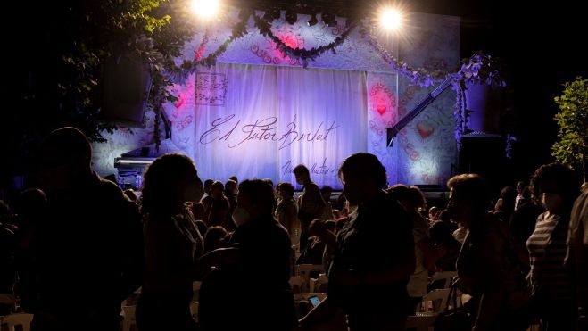 Actuación de Les Arts Volant Actuación de Les Arts Volant