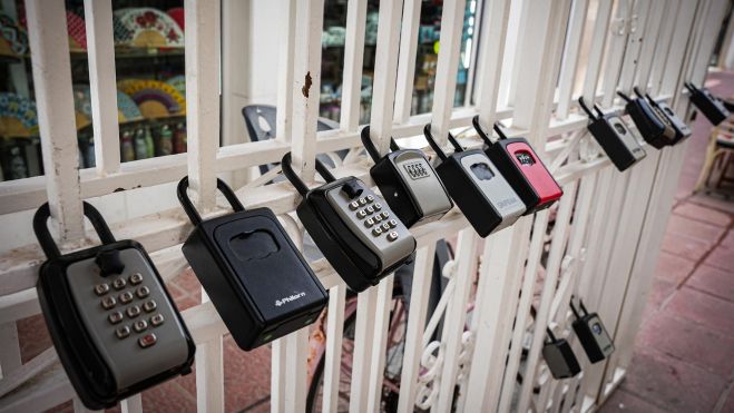 Candados para acceder a las llaves de un apartamento turístico en València