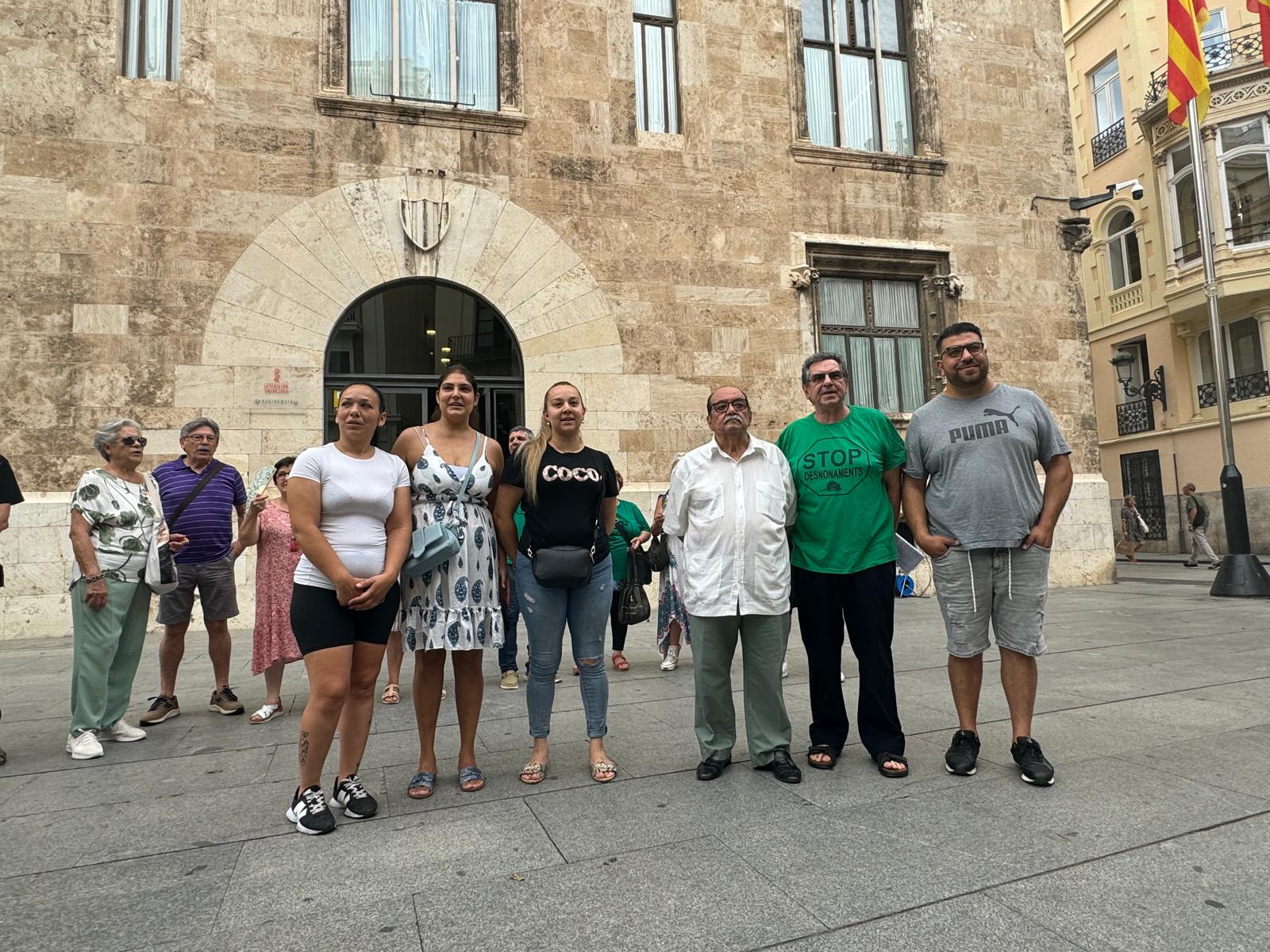 La PAH con los afectados por los desahucios