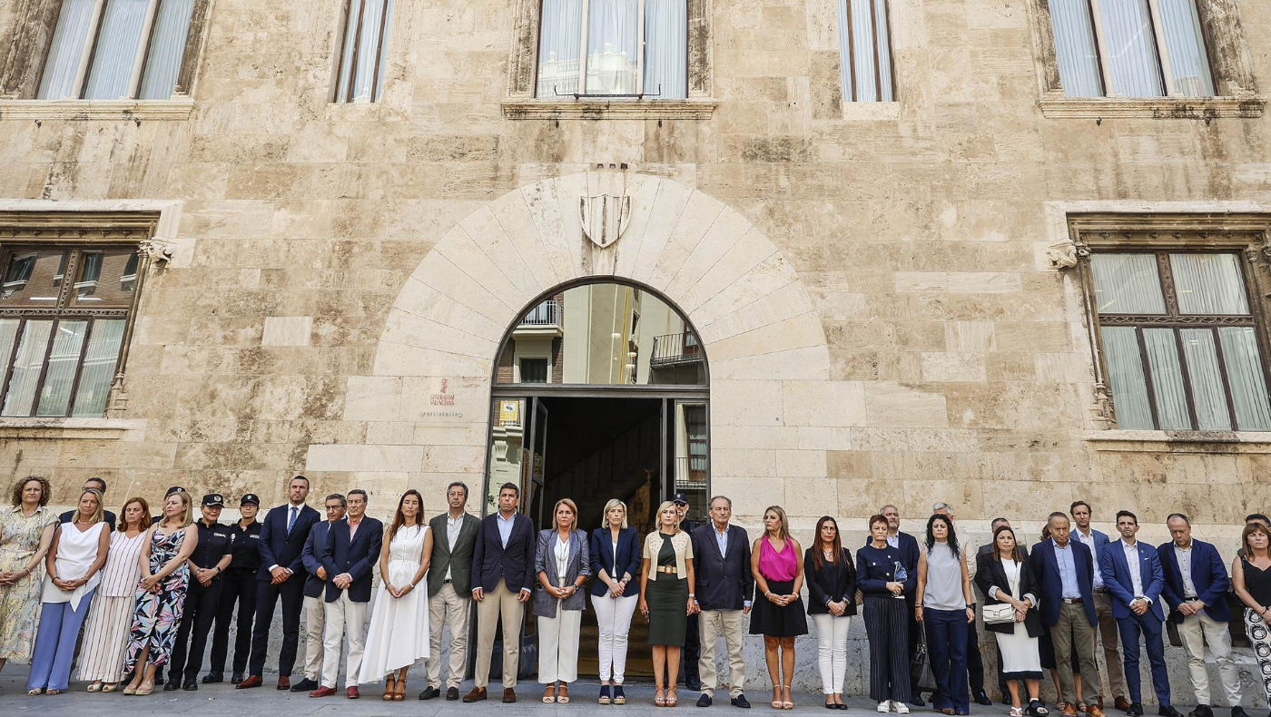 Concentració de condemna al crim masclista de Rosi a Villena. Foto Rober Solsona