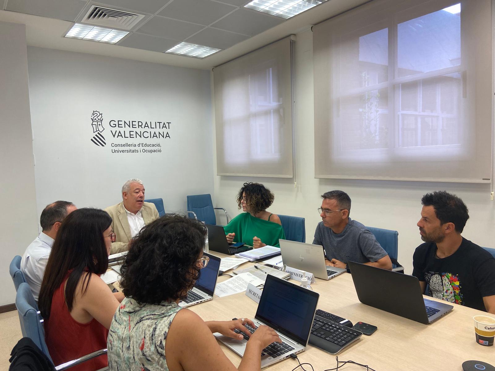 Reunión entre la Conselleria de Educación y sindicatos