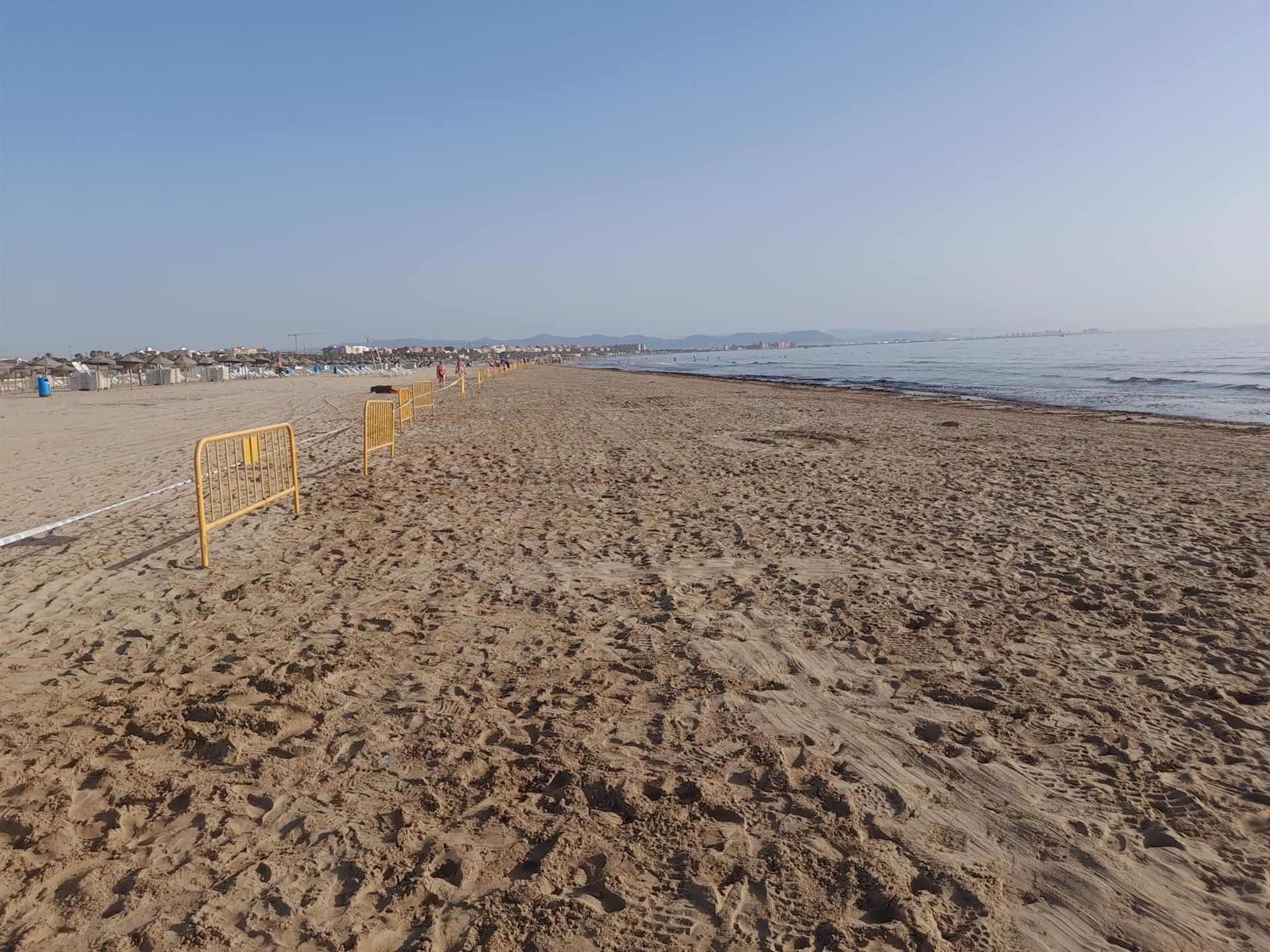 Zona vallada en la playa del Cabanyal