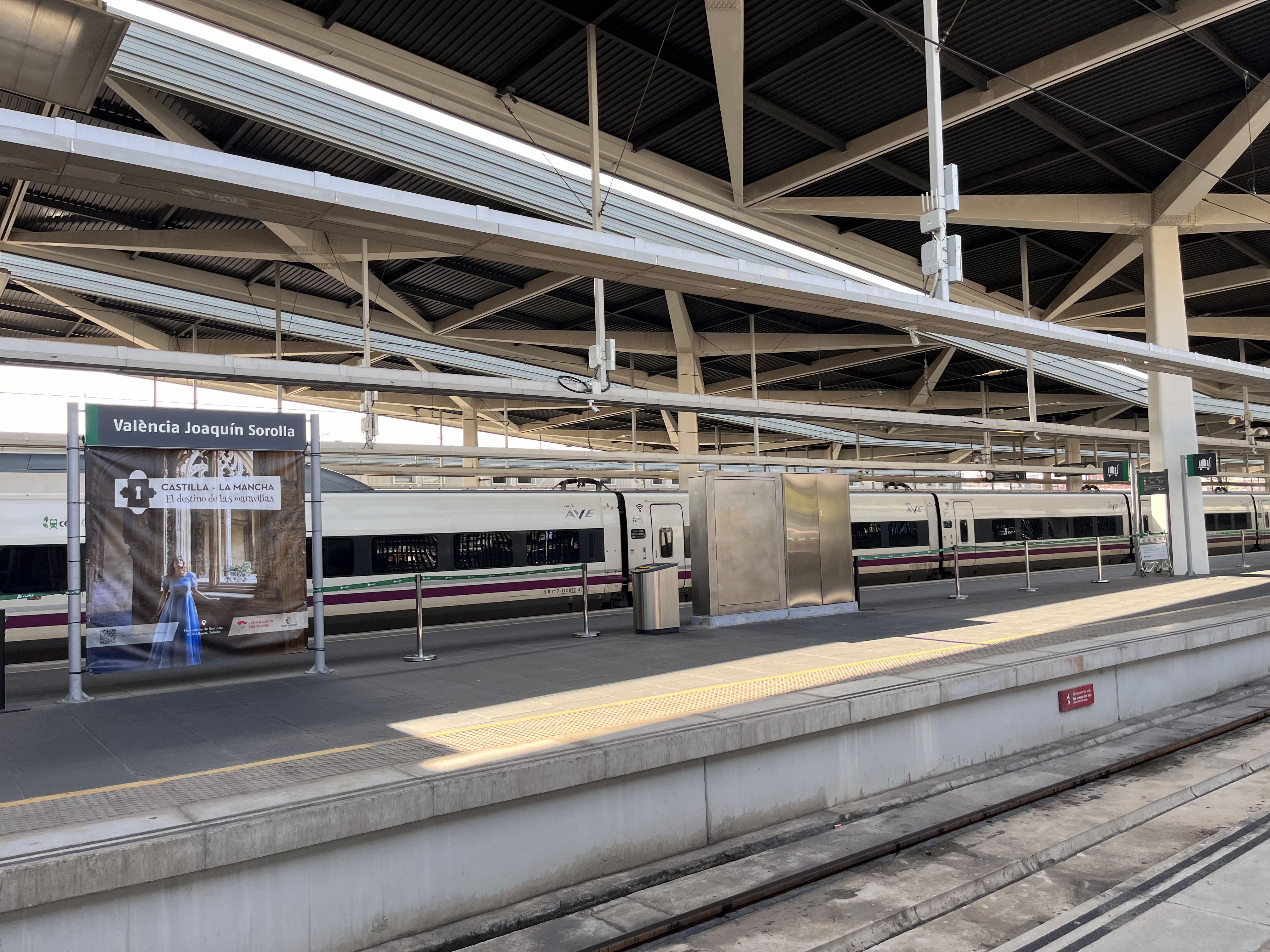 Interior de la estación de AVE