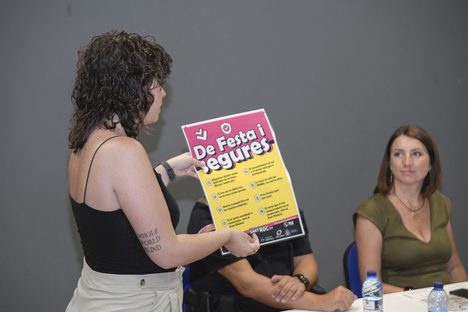 Cartell contra les agressions sexuals a Paiporta