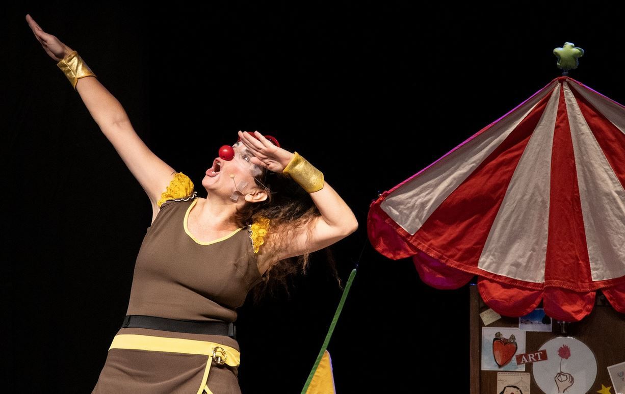 Actuación de Circ Voramar en Valencia