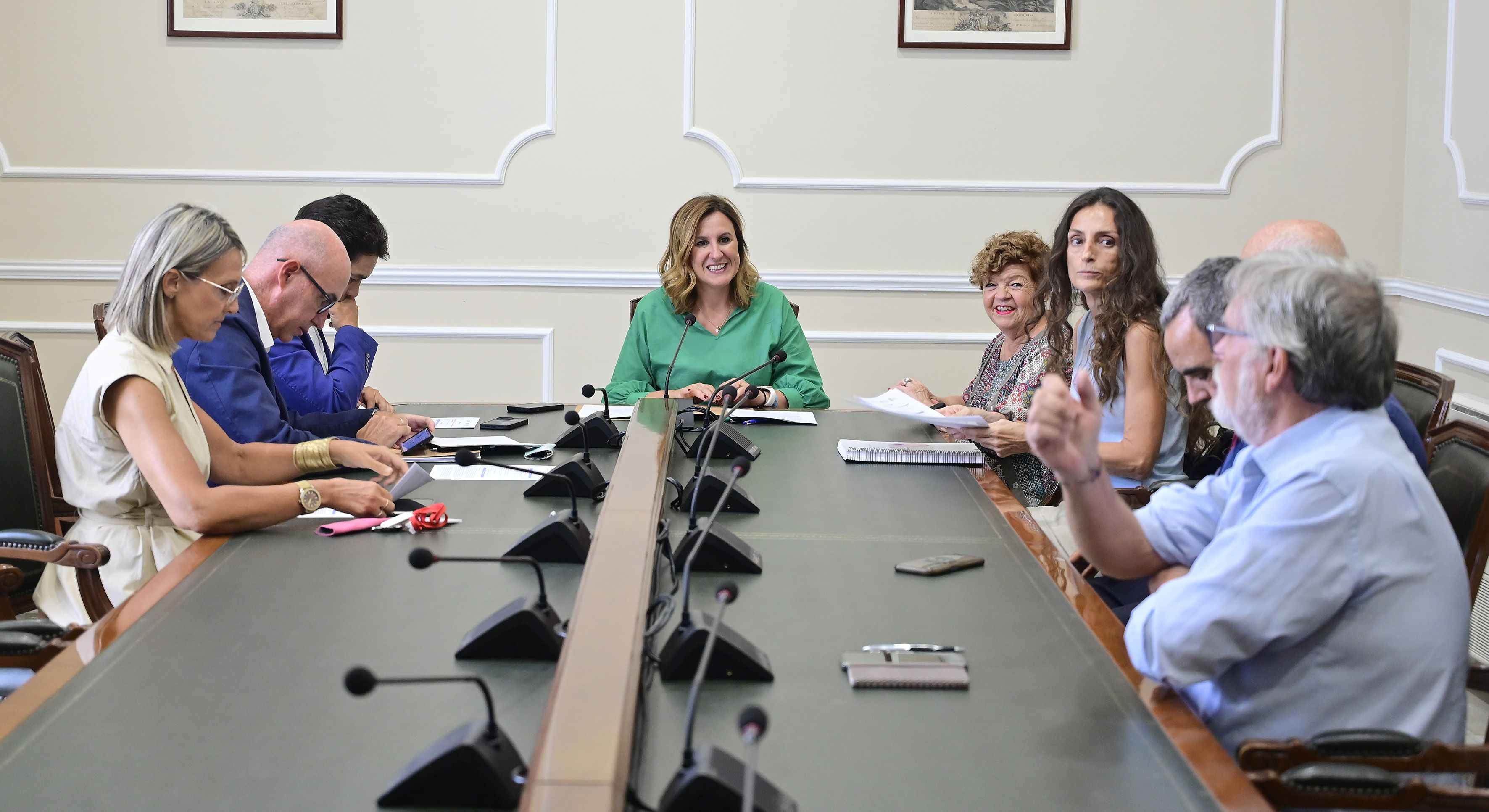 María José Catalá es reunix amb un equip de la Universitat Politècnica de València (UPV)