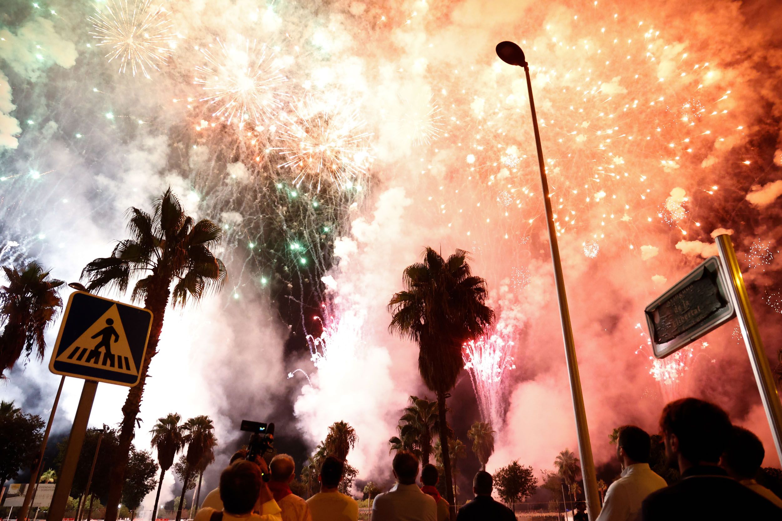 Un espectacle de focs artificials en Mislata