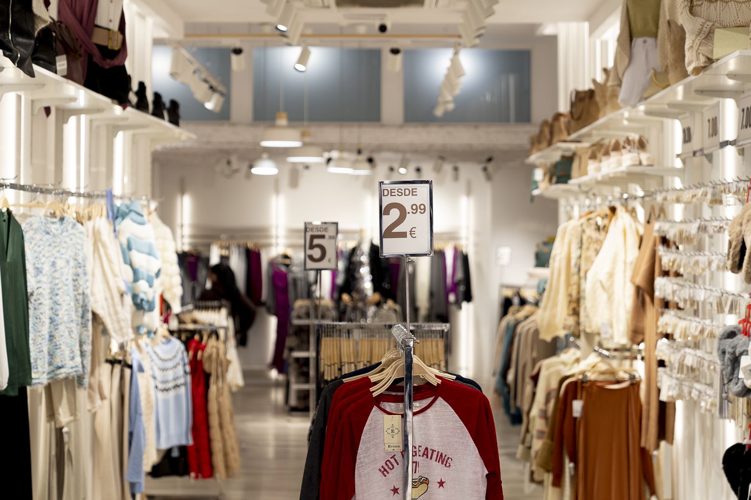 Interior de un establecimiento comercial de València. Imagen: Xisco Navarro