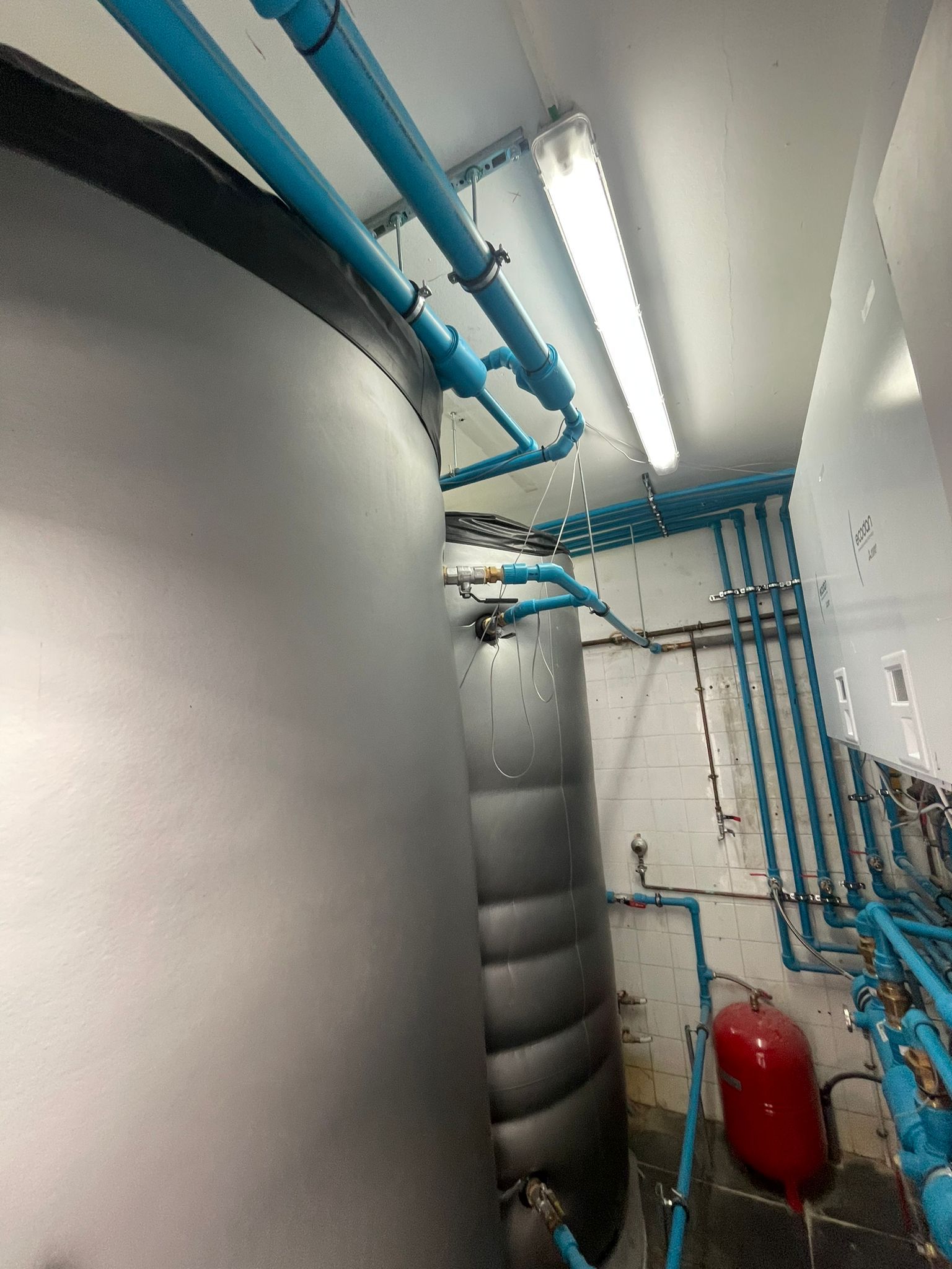 Calderes del poliesportiu de Foios