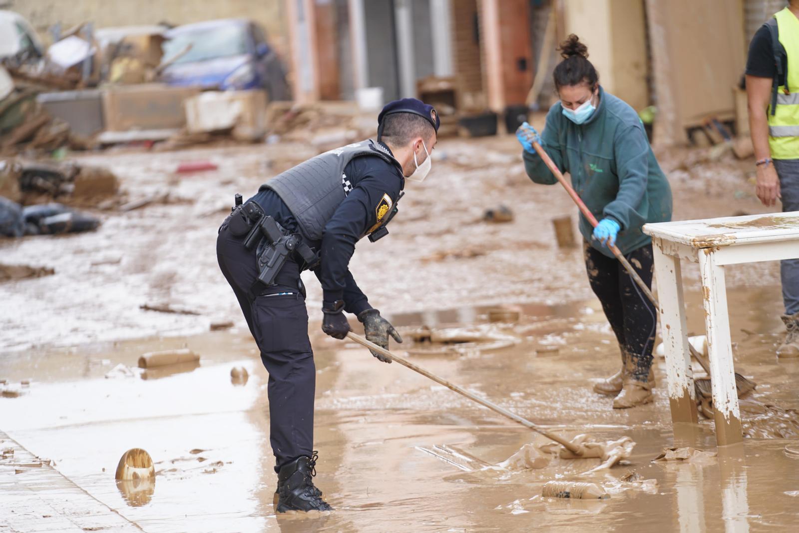 Policia Local de València en les zones afectades per la DANA