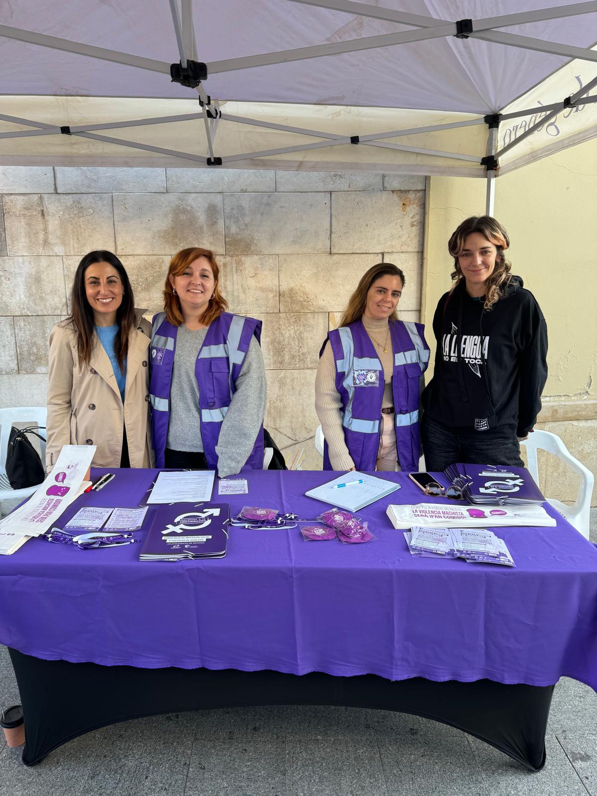 Punto Violeta habilitado en el Plaza del Pueblo de Paterna este martes