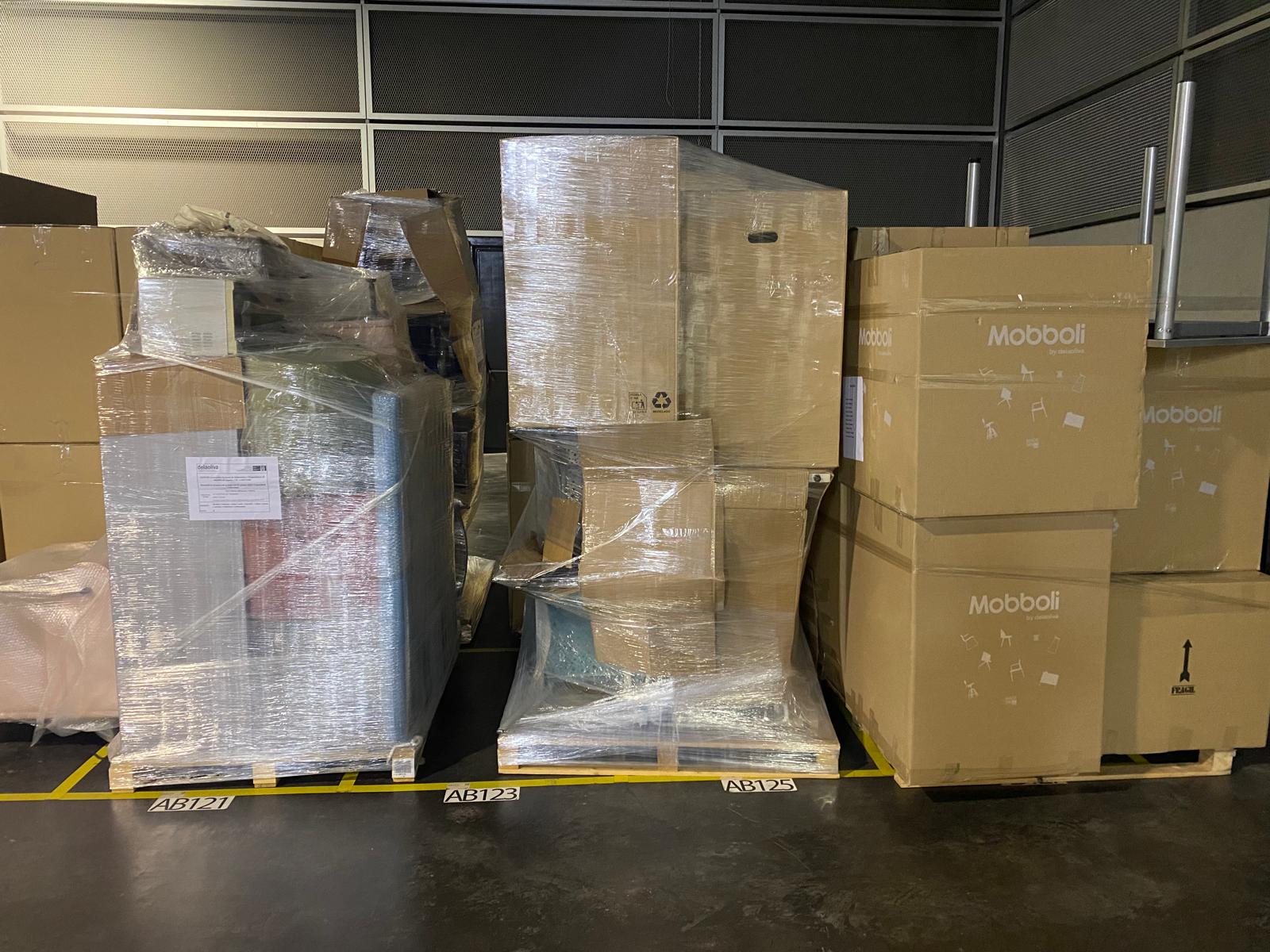 Donaciones de muebles albergadas en Feria Valencia