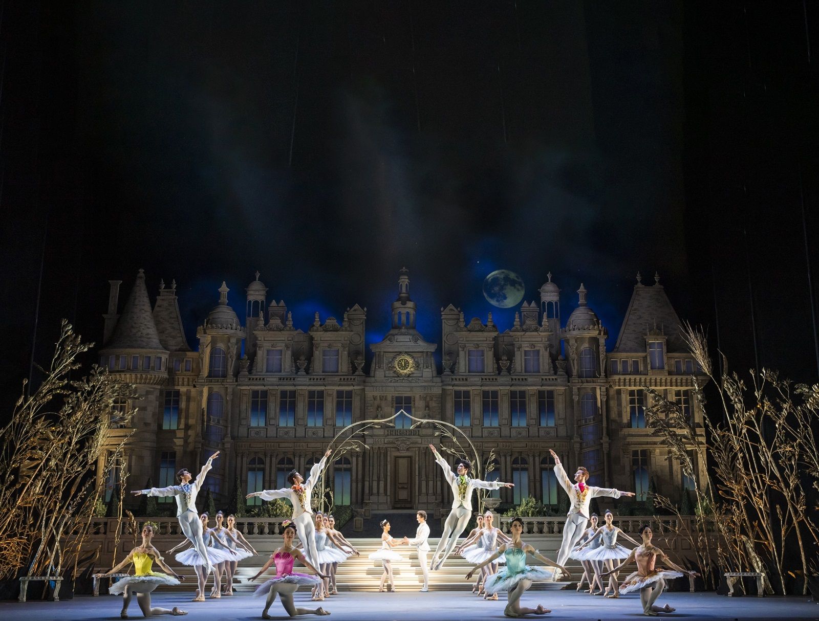 Artists of The Royal Ballet in Cinderella, The Royal Ballet ©2023 Tristram Kenton ext