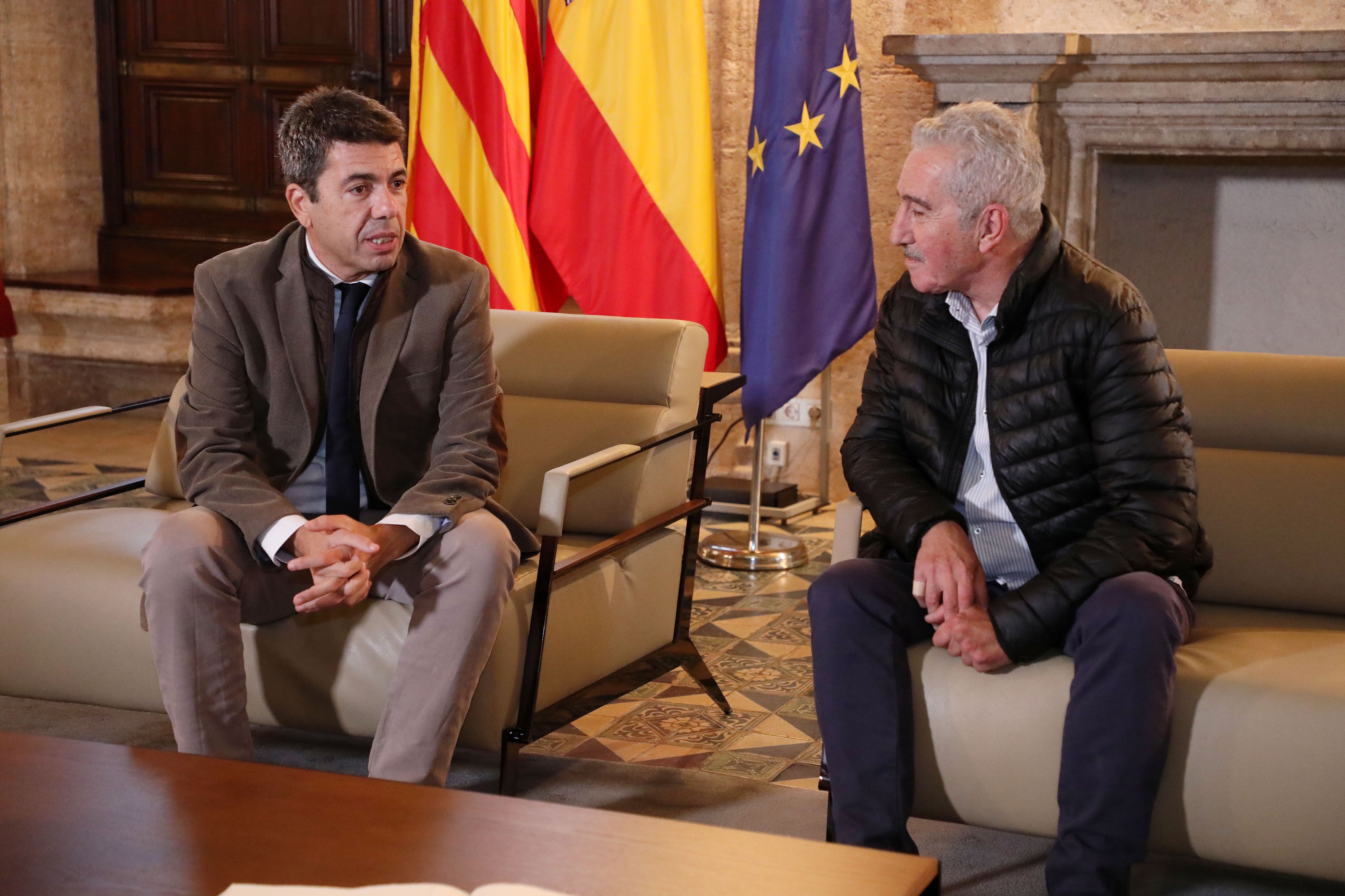 Reunió entre el president de la Generalitat, Carlos Mazón, i la Plataforma Voluntariat