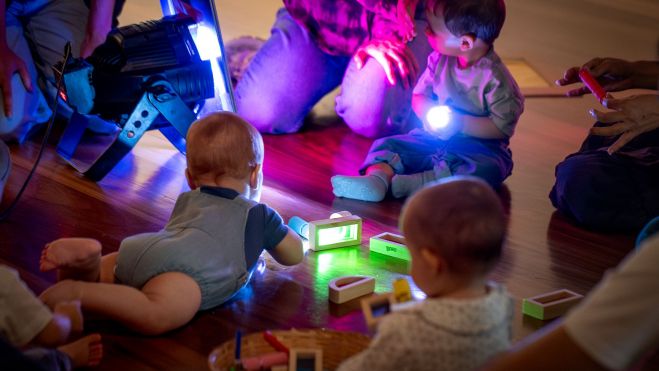 Chiquets en el Centre del Carme