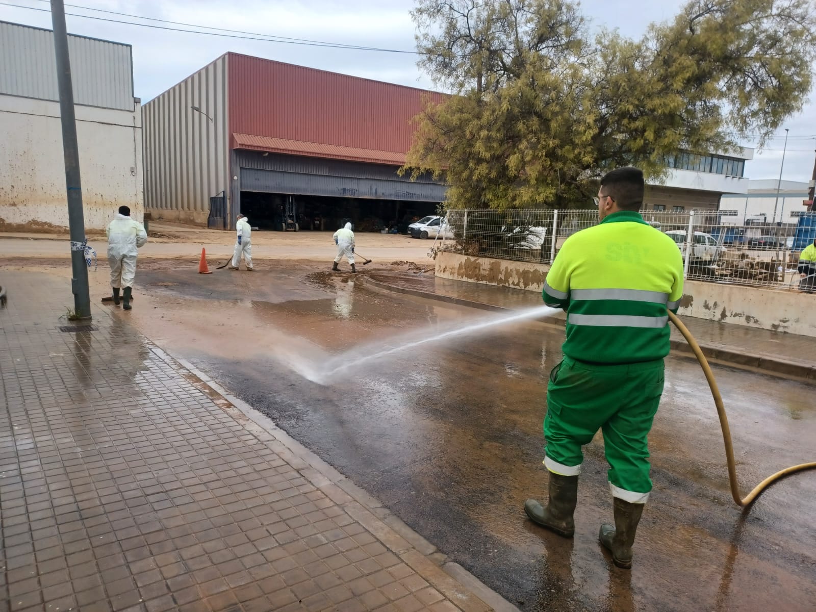 Neteja de la DANA en un municipi de València