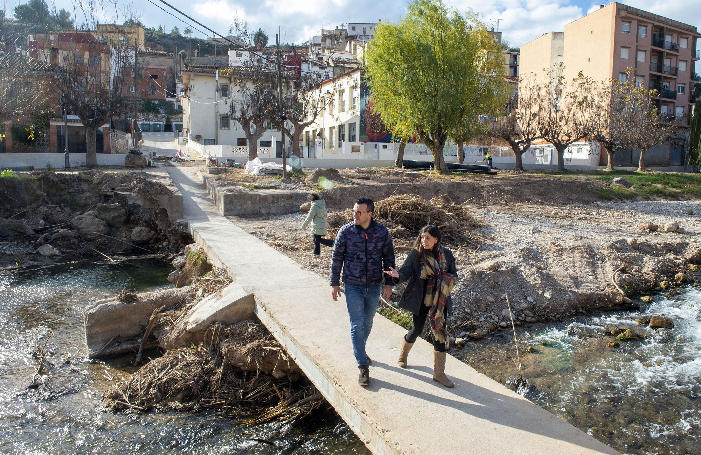 El president de la Diputació Vicent Mompó visita Calles. foto Abulaila 