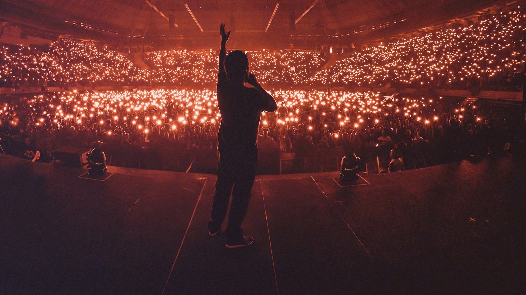 CARTELL OFICIAL  Sobreviure a l'incendi, documental sobre Zoo   À Punt