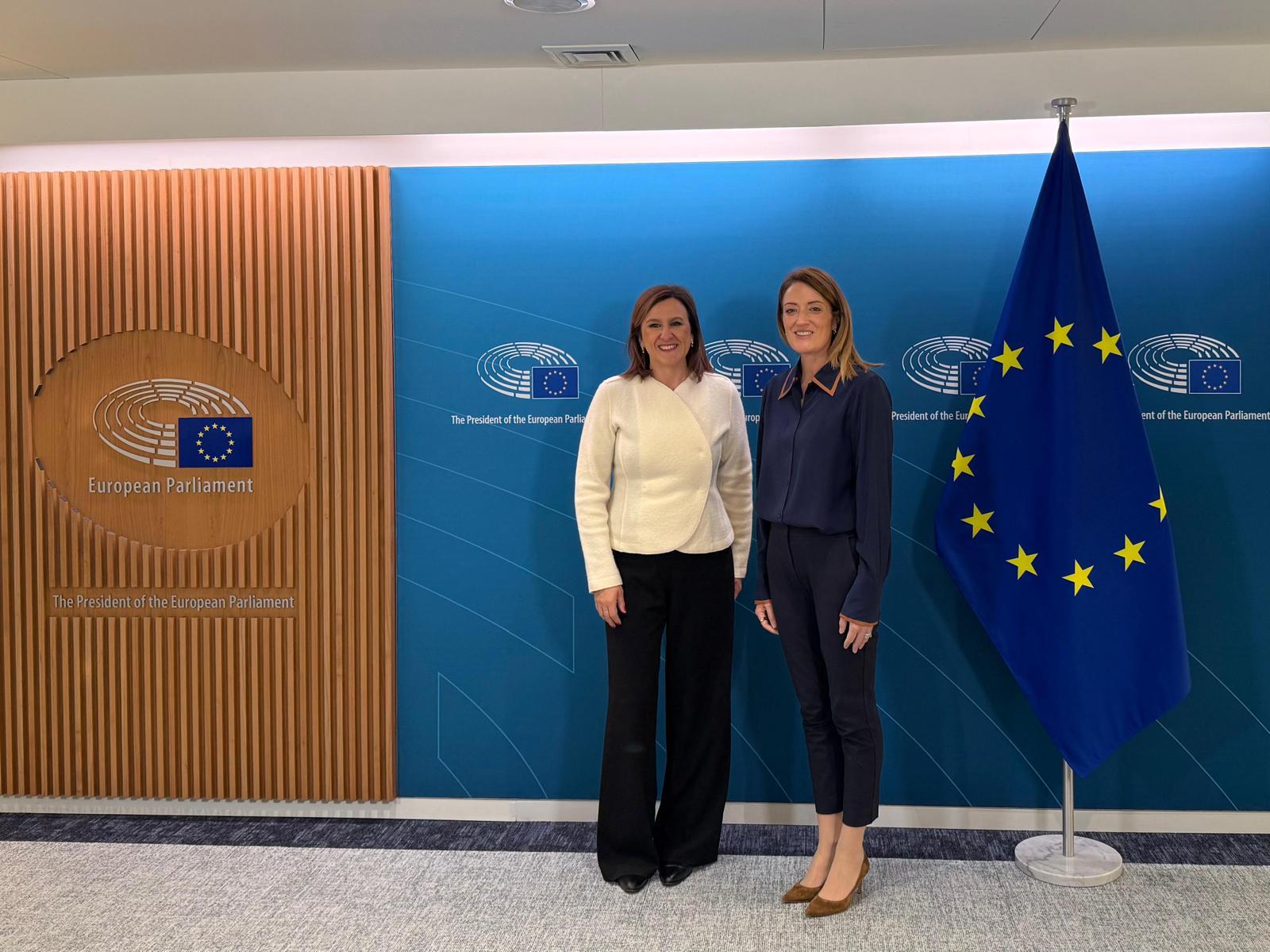 L'alcaldessa de València, María José Catalá, en Brussel·les, amb la presidenta del Parlament Europeu, Roberta Metsola