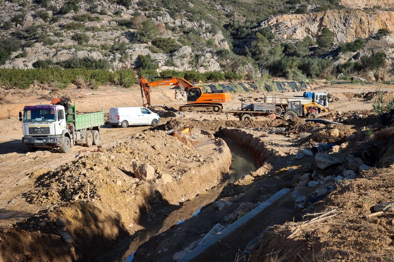 Obres de recuperació sobre el barranc de l'Horteta a Torrent
