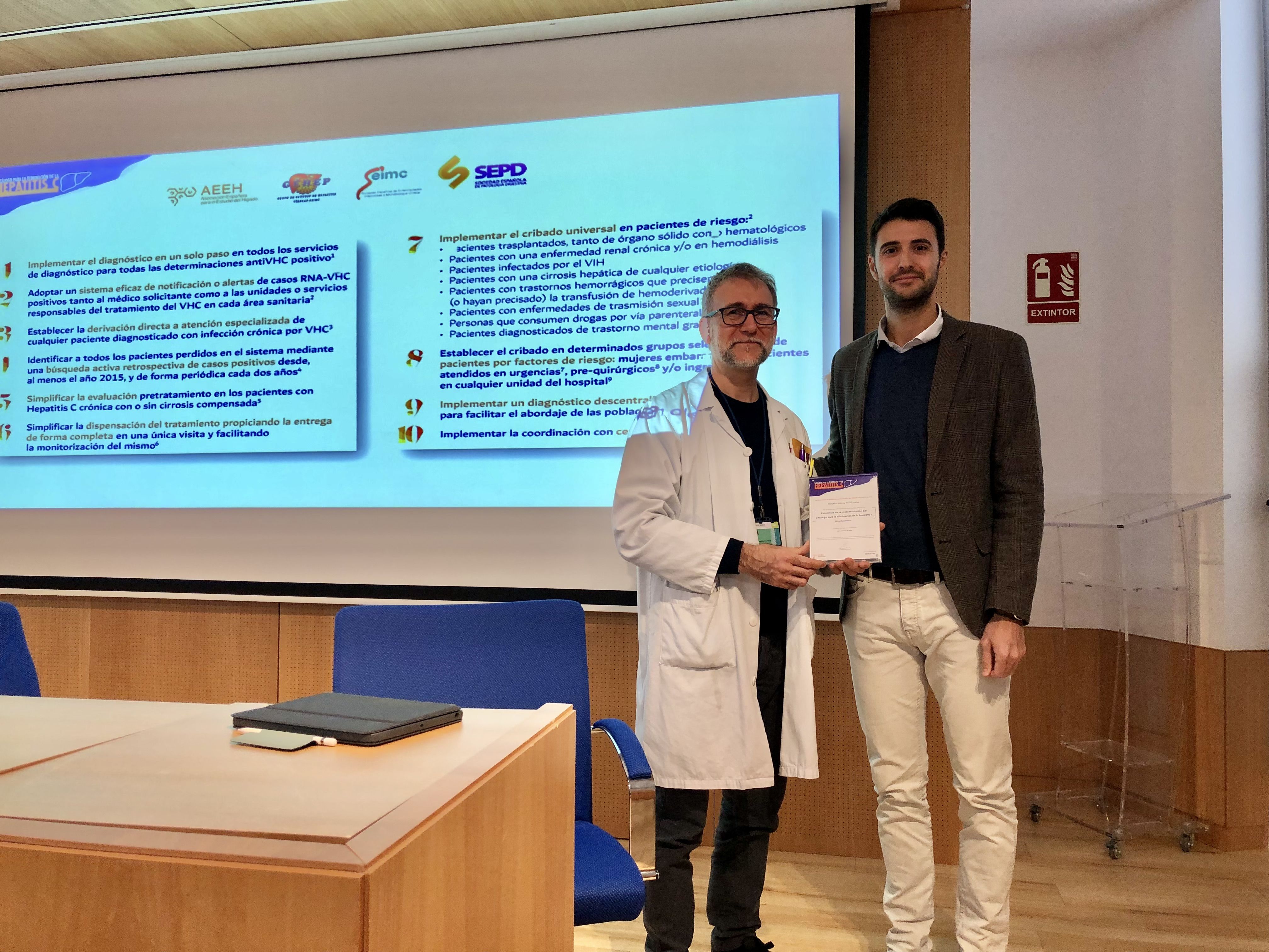 L'Hospital Arnau rep un certificat d'excel·lència per la implementació del Decàleg d'eliminació de l'hepatitis C