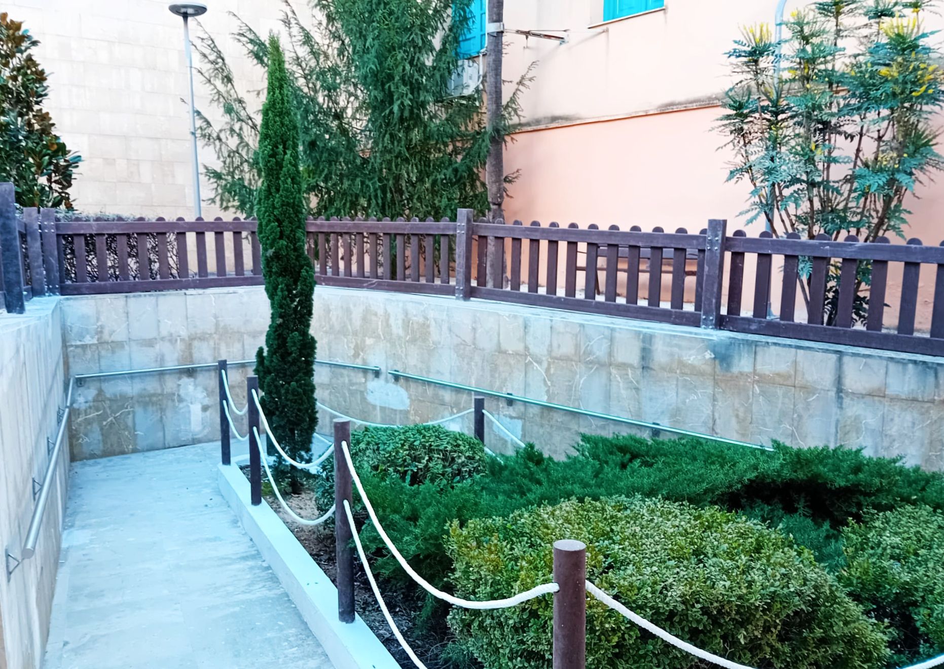 Jardí de la biblioteca d'Ontinyent