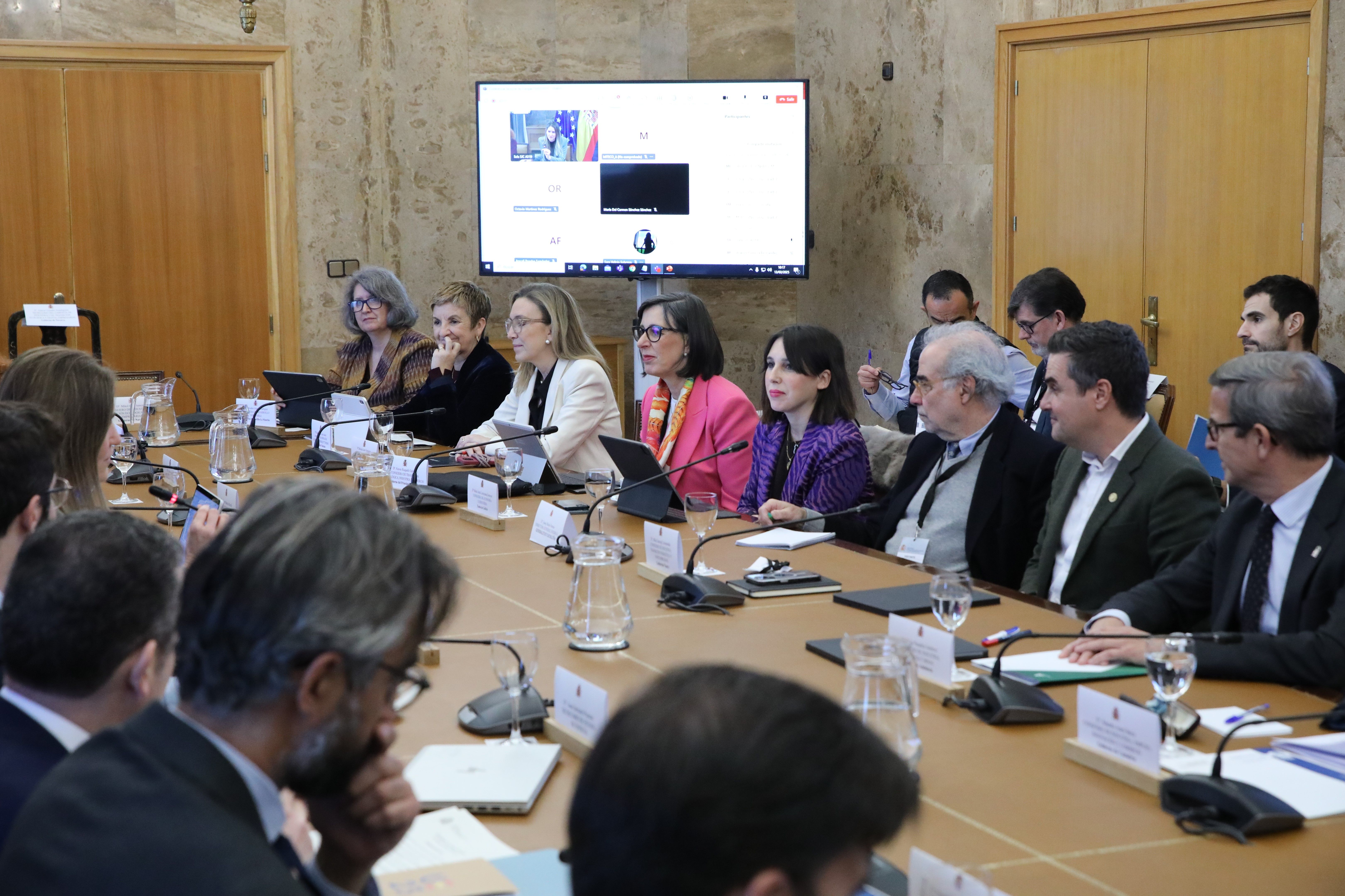 Marian Cano en una reunió amb el sector energètic.