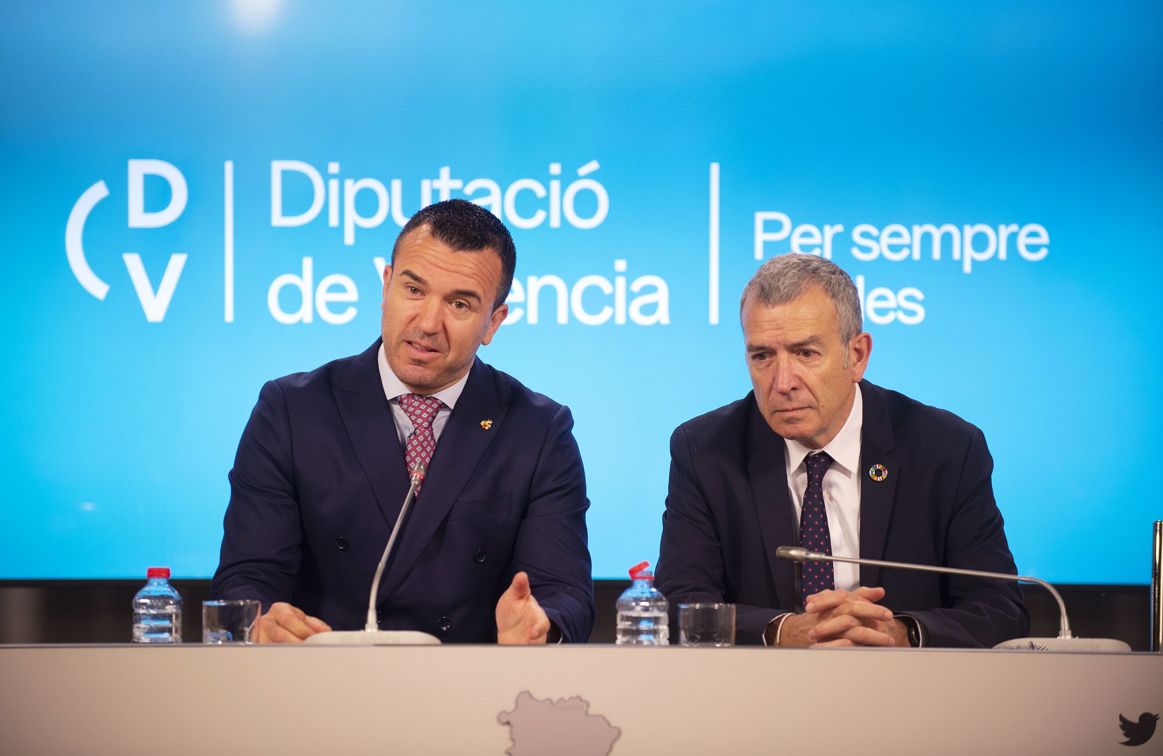 Firma convenio Aras de los Olmos foto Abulaila 