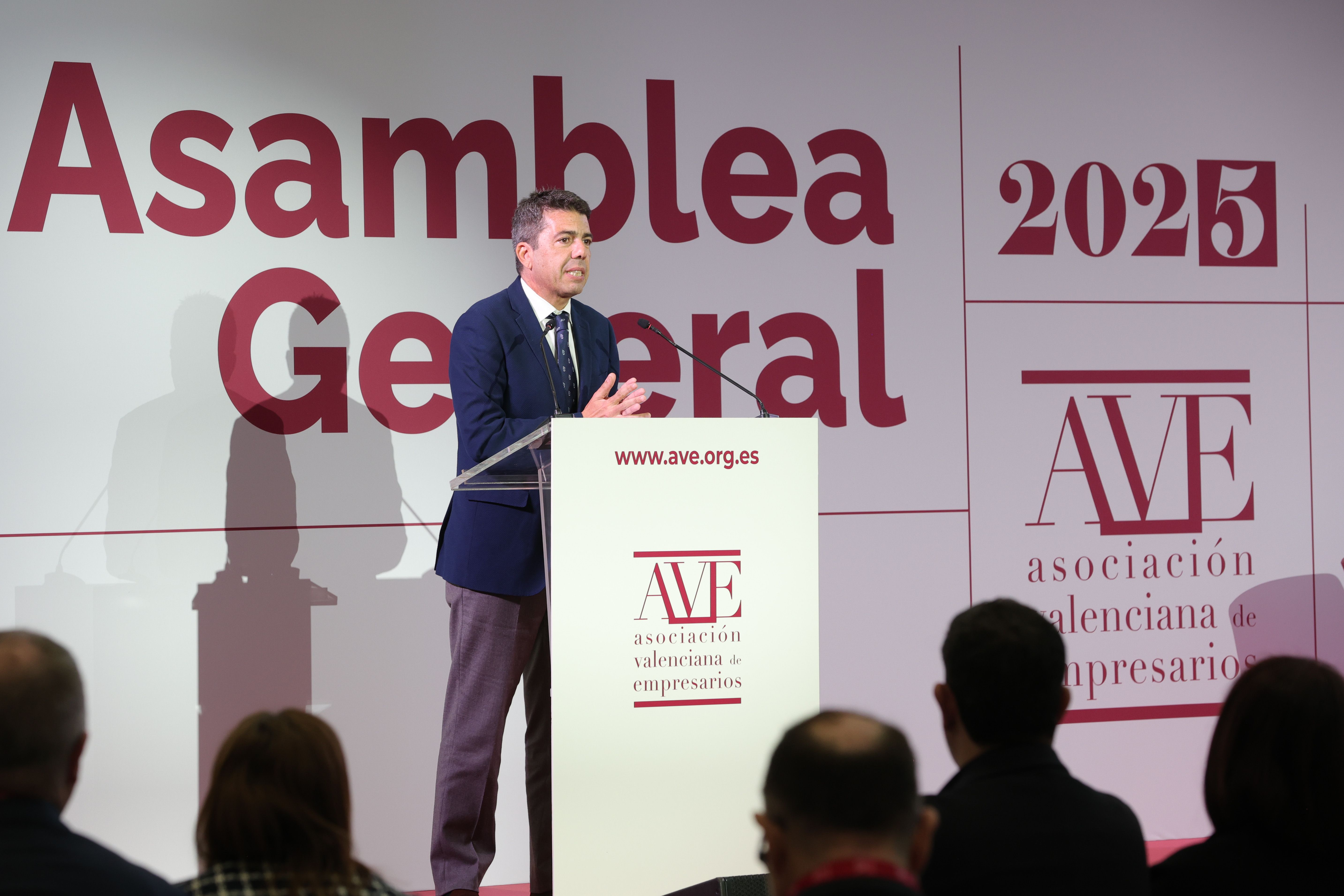 El president de la Generalitat, Carlos Mazón, en Assemblea de l'Asociació Valenciana de Empresaris (AVE) 