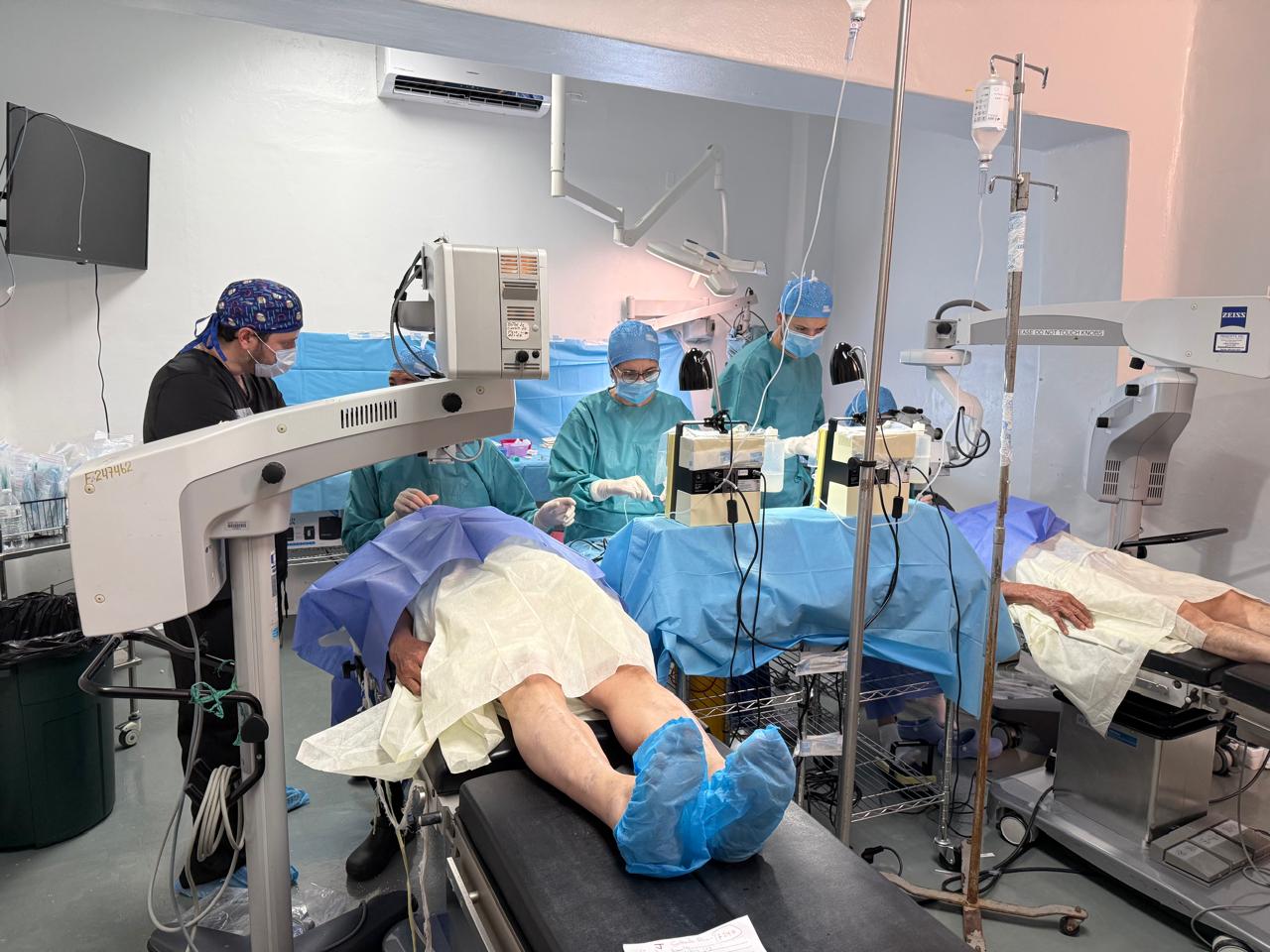 Operación oftalmológica a hondureños