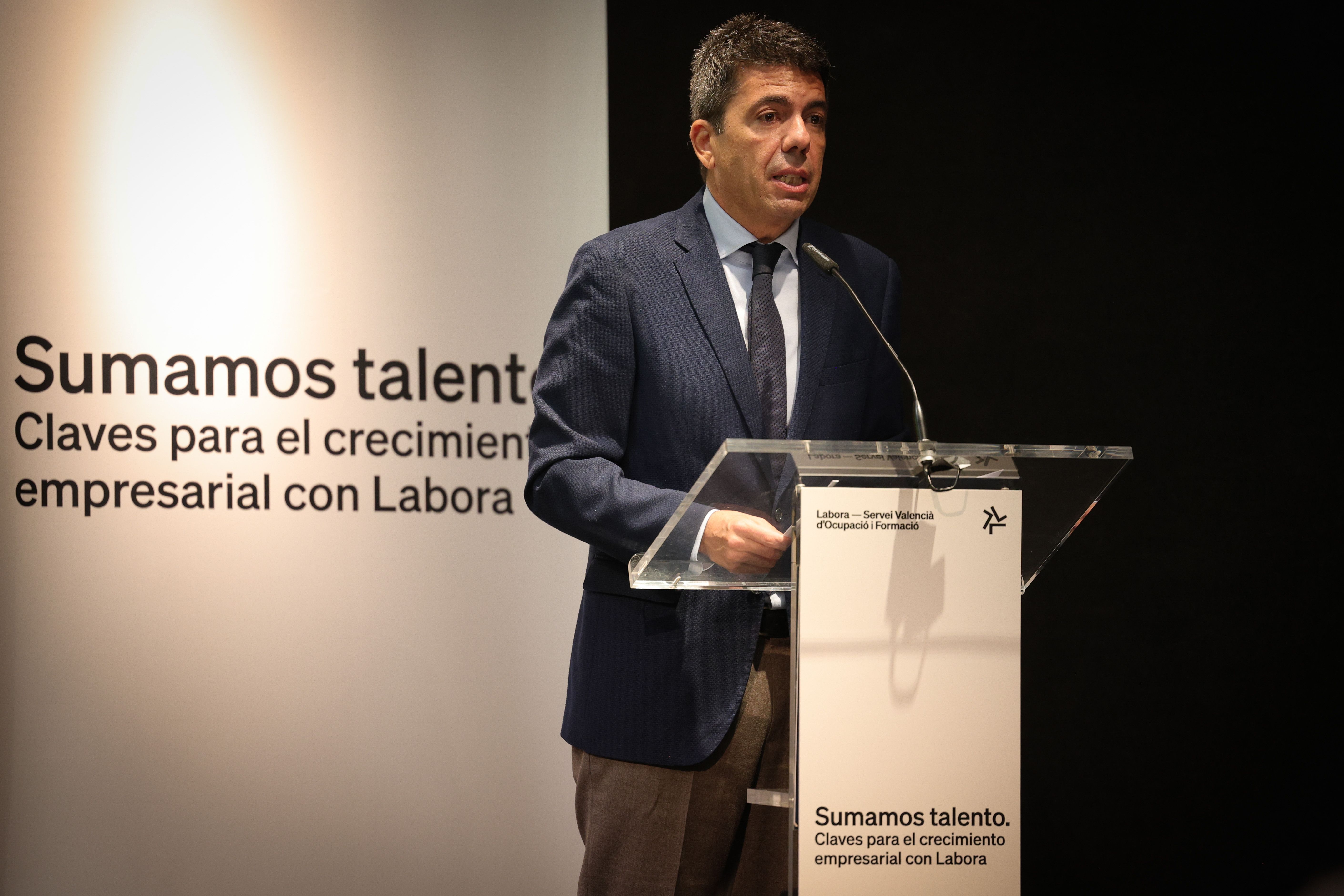 El president de la Generalitat, Carlos Mazón, durant la jornada ‘Sumamos Talento: Claves para el crecimiento empresarial con Labora’