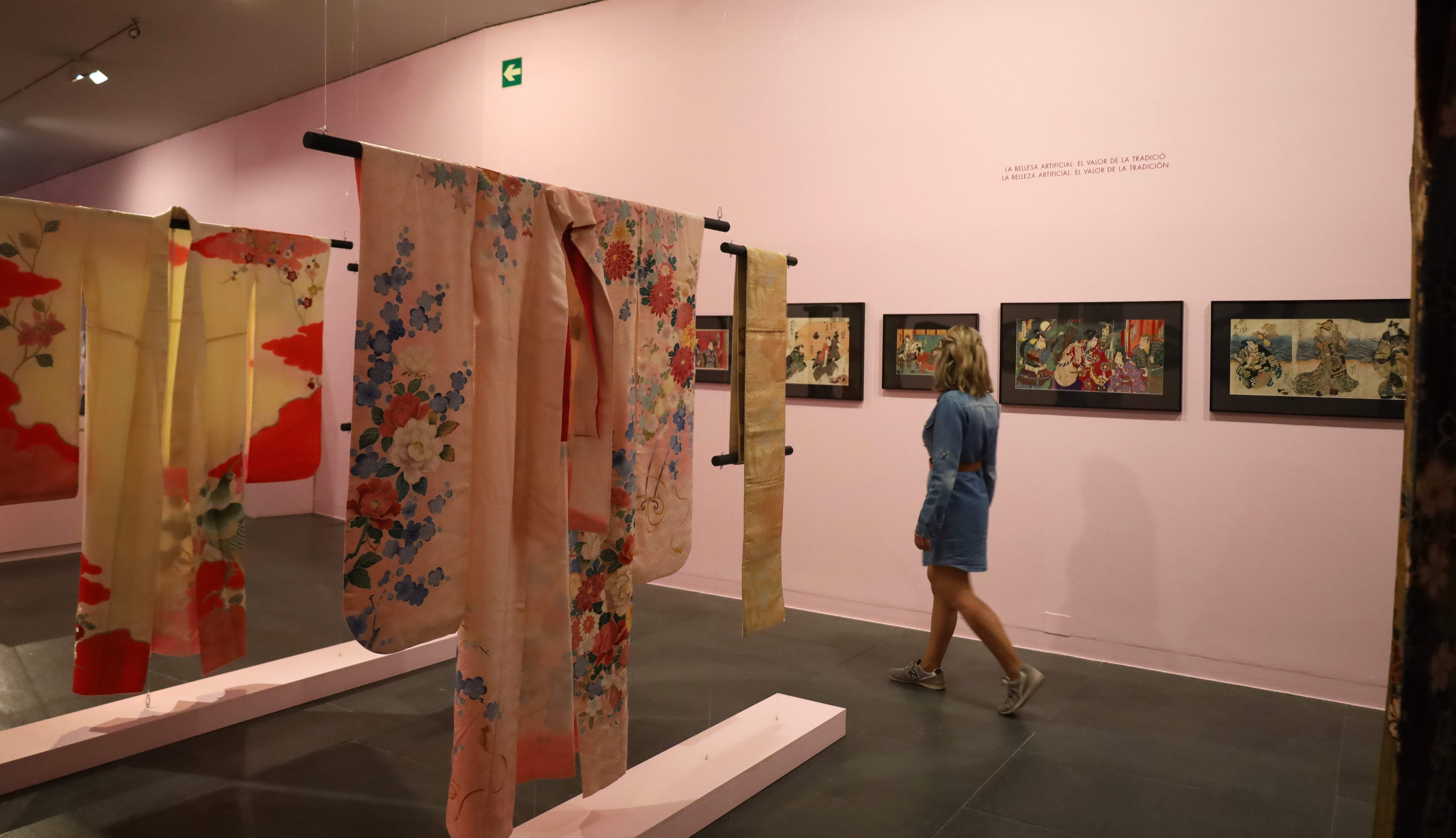 Exposición sobre Japón en el MuVIM