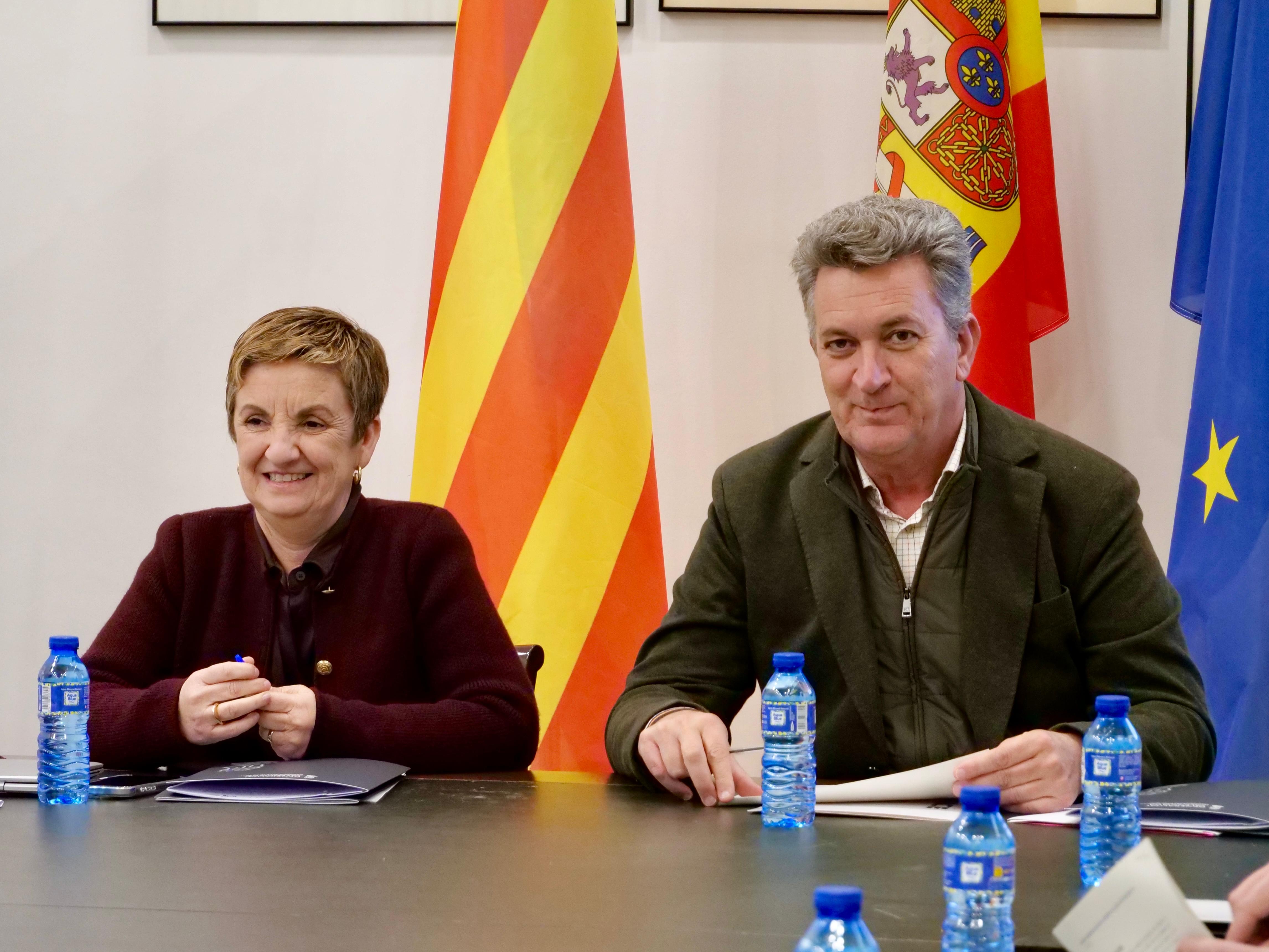 La consellera d'Innovació, Indústria, Comerç i Turisme, Marián Cano, i el conseller de Medi Ambient, Infraestructures i Territori, Vicente Martínez Mus