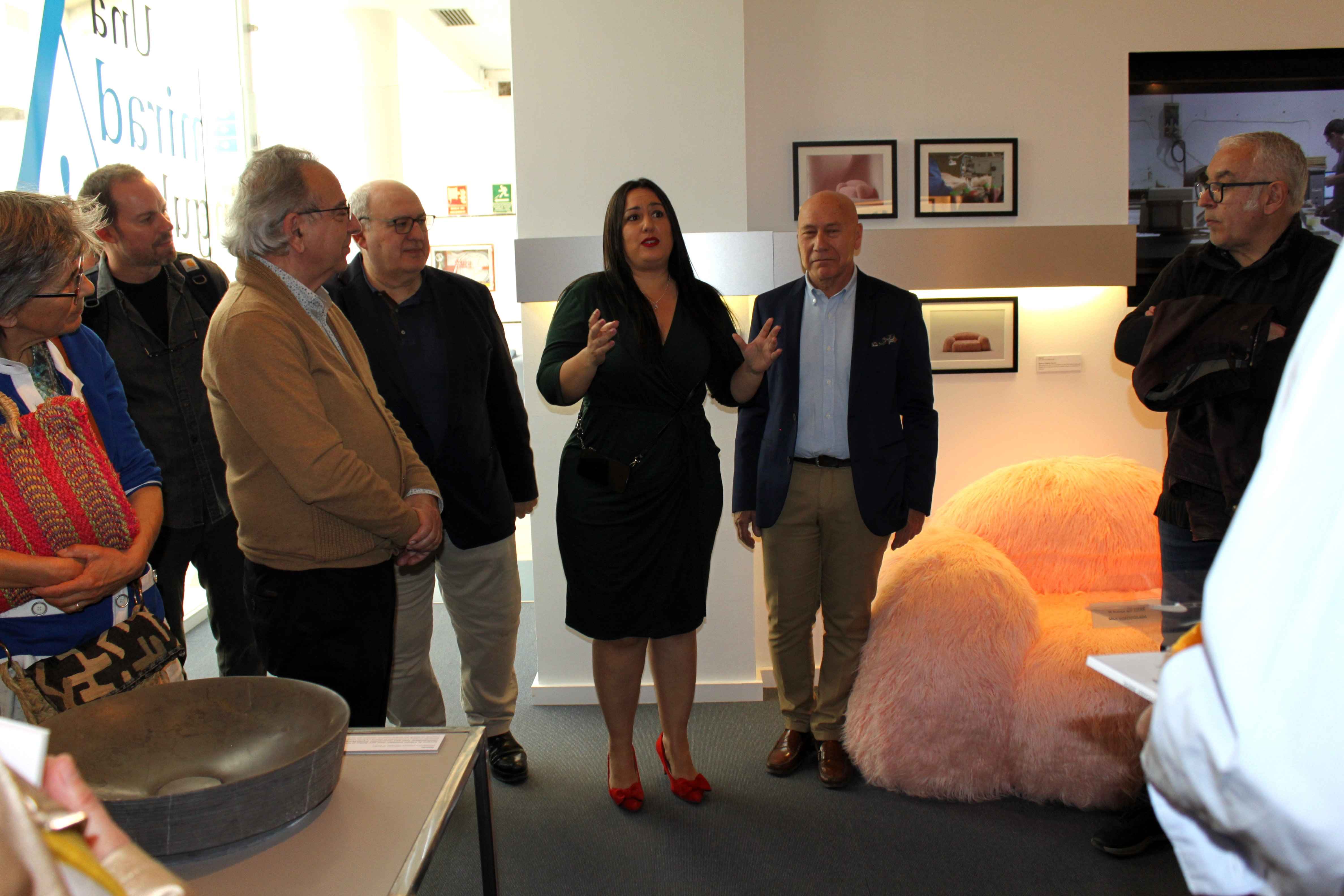 La directora general de Comerç, Artesania i Consum, Maribel Sáez, al Centre d'Artesania de la Comunitat Valenciana