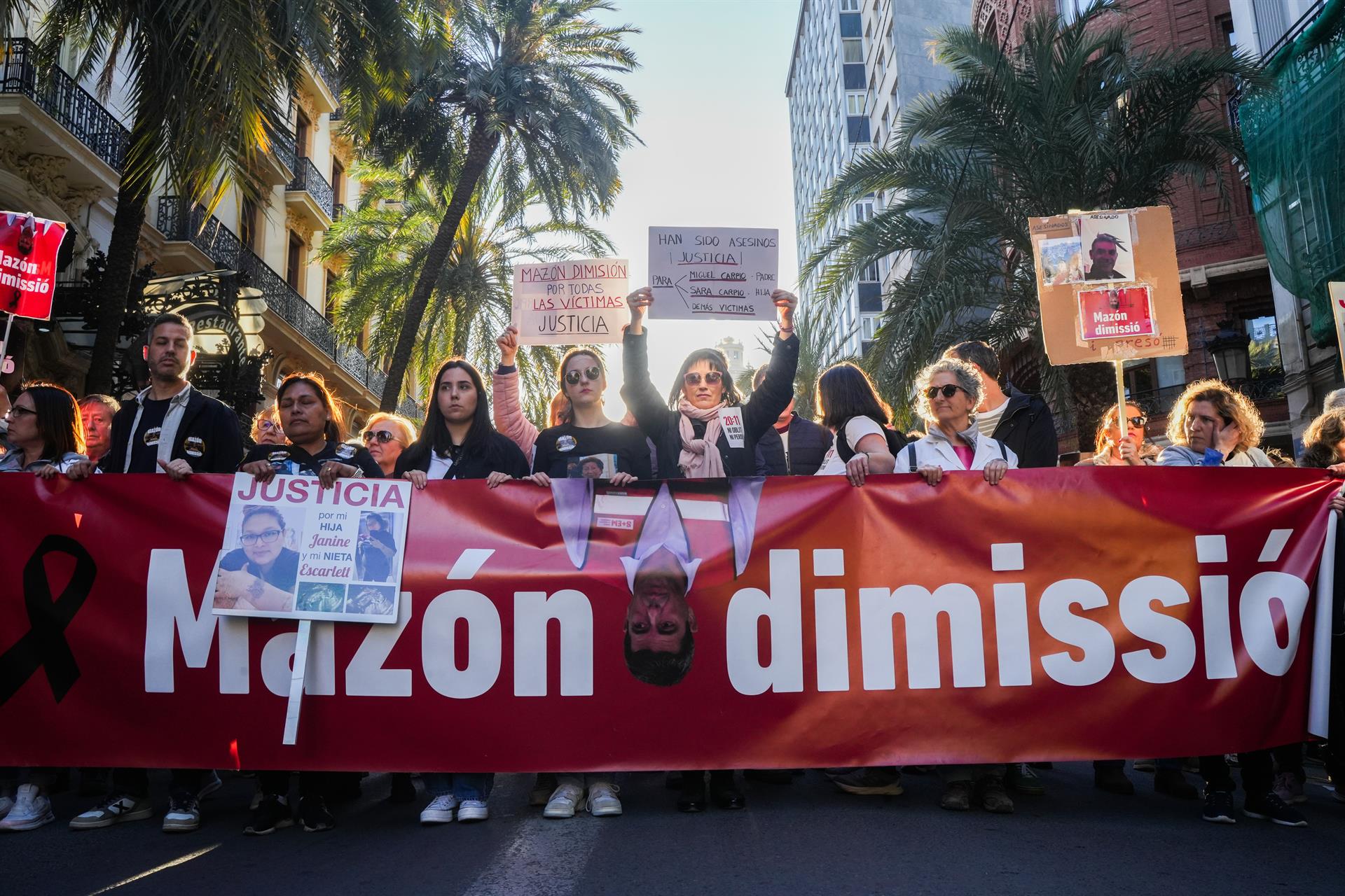 Manifestación contra Mazón