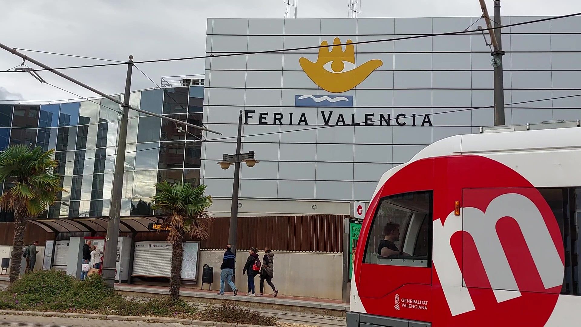 Un tramvia de Metrovalencia a Feria Valencia