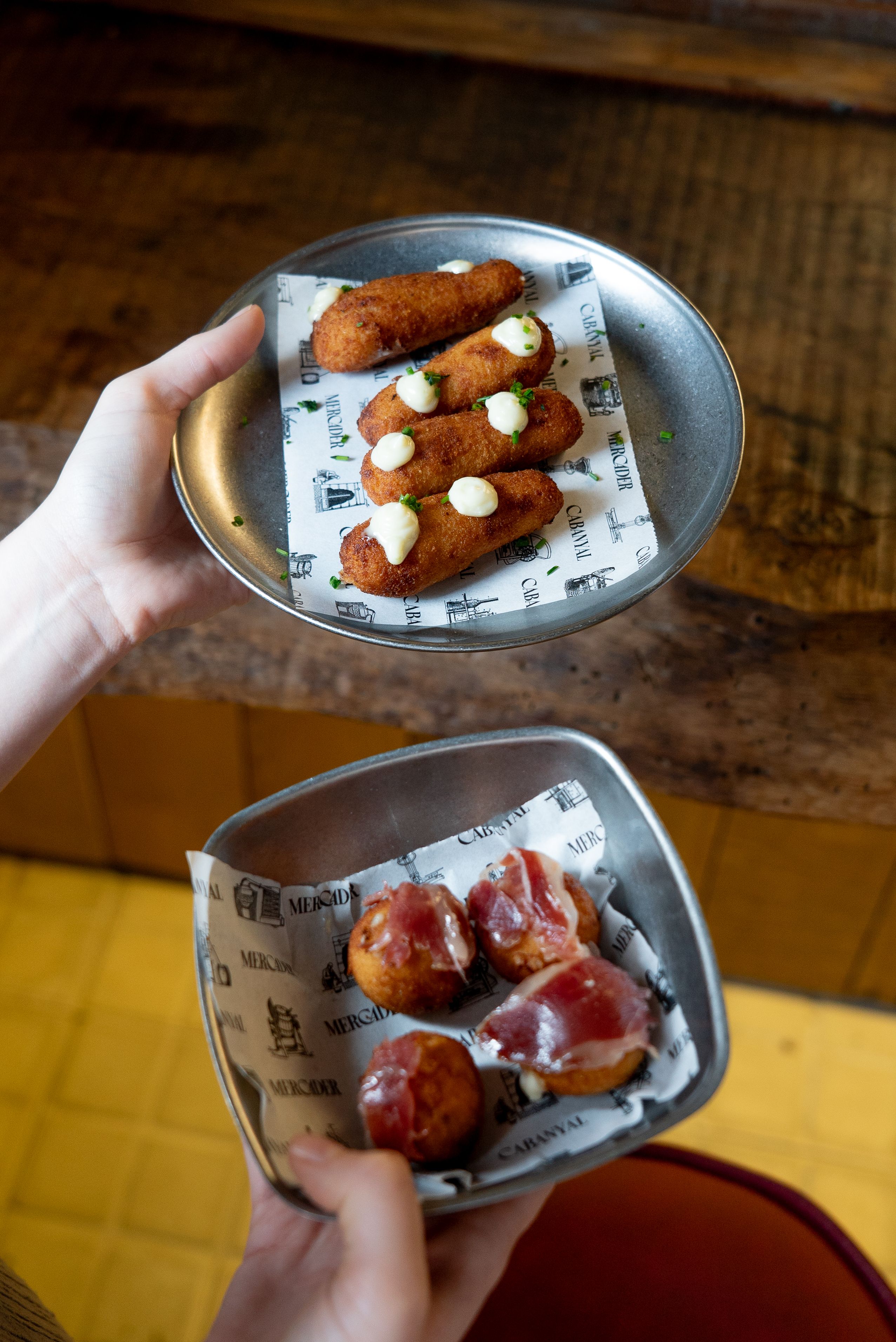 Un plato de croquetas