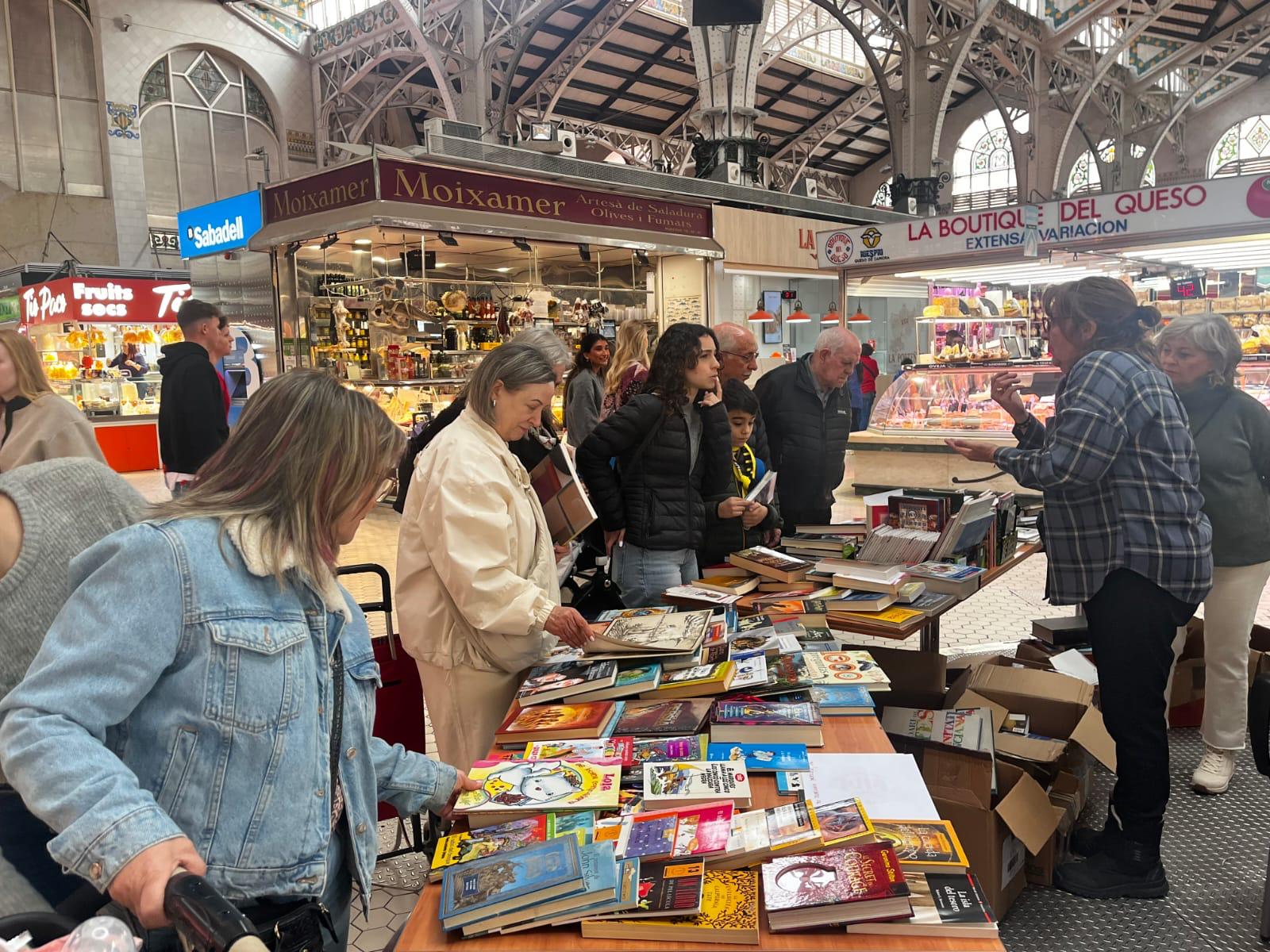 Activitats Dia del Llibre Mercat Central València