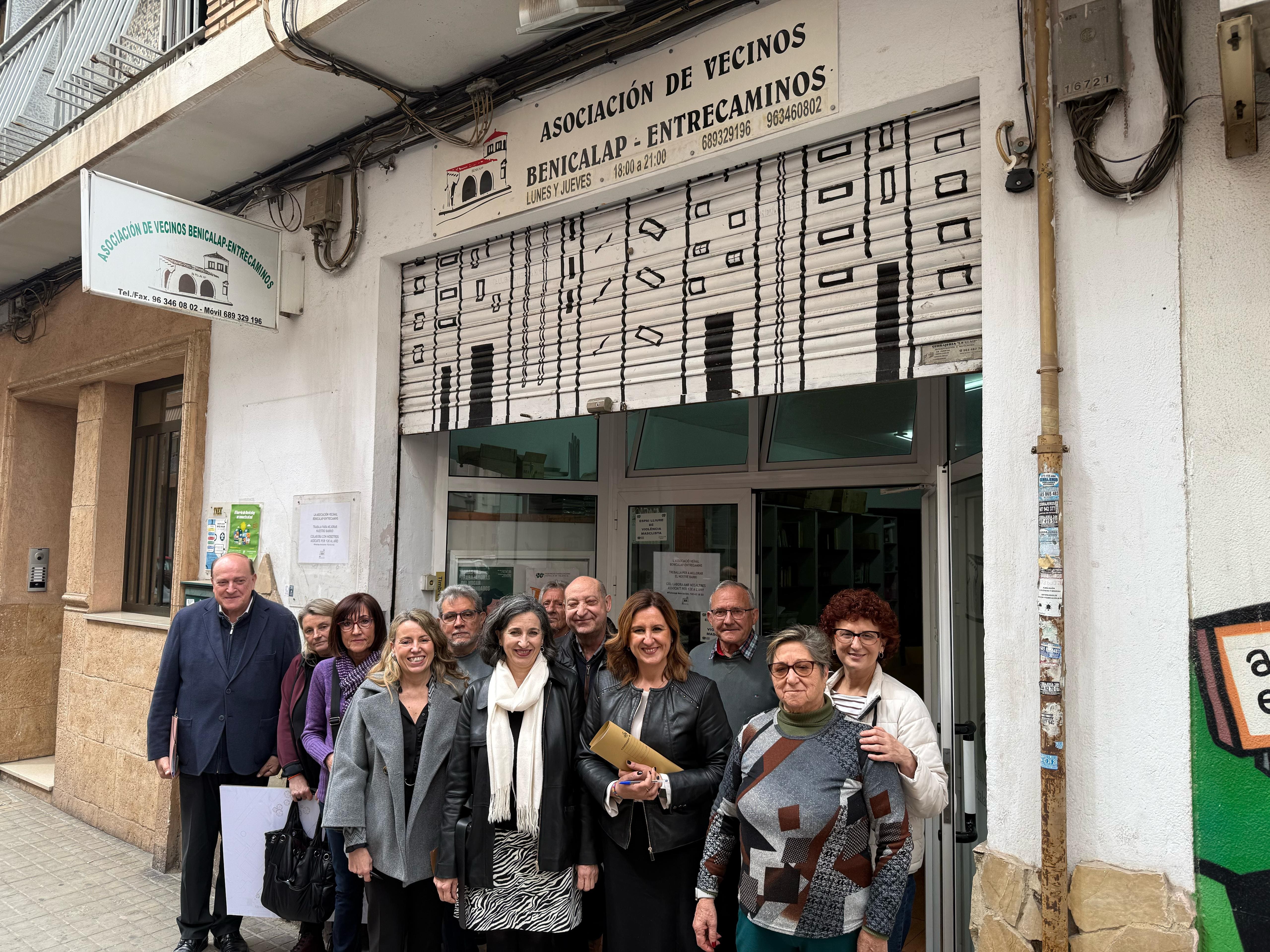 Reunió de l'alcaldessa de València amb el veïnat de Benicalap 