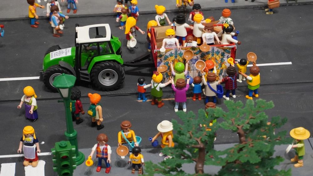 Playmobil recrea la Cabalgata de la Cerámica de Manises