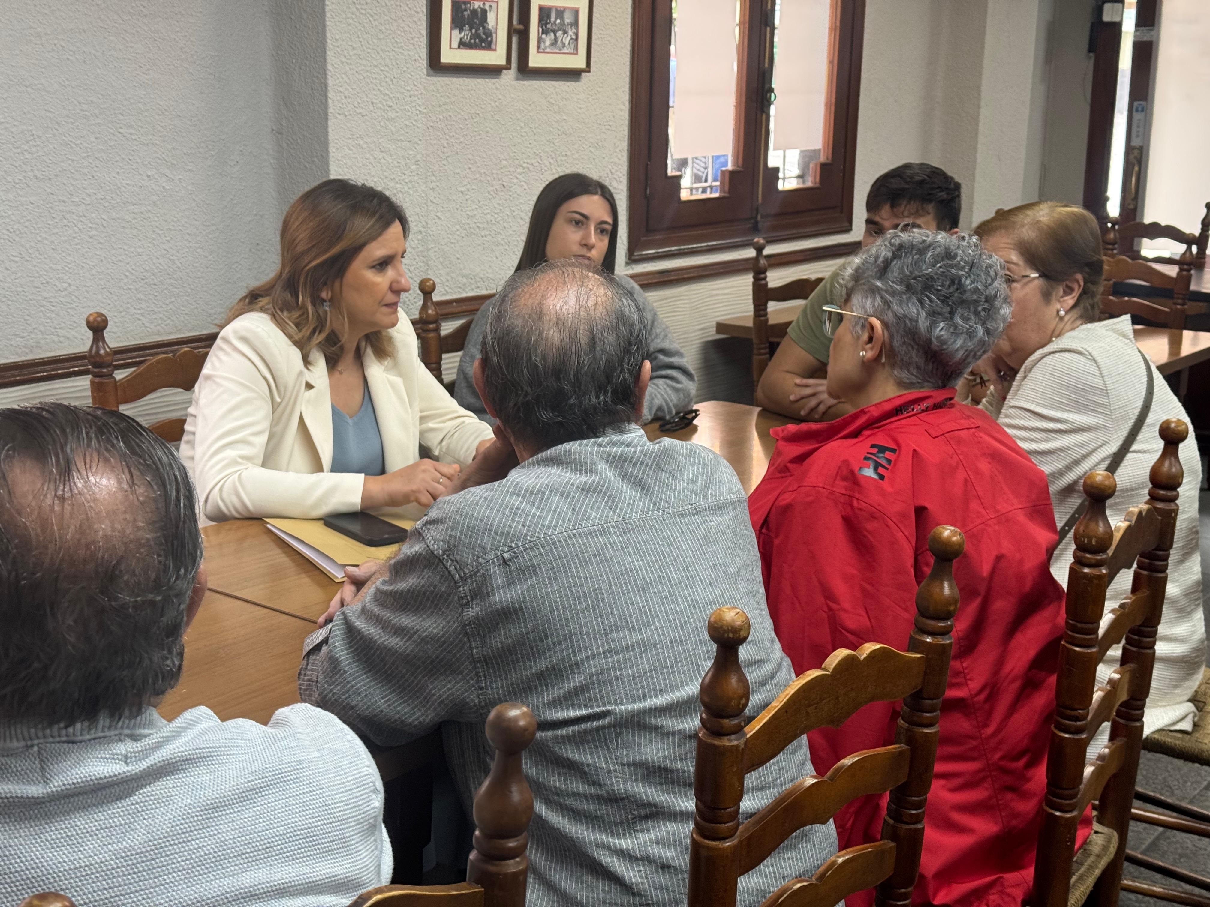 Reunió entre l'alcaldessa de València i veïnat d'Orriols