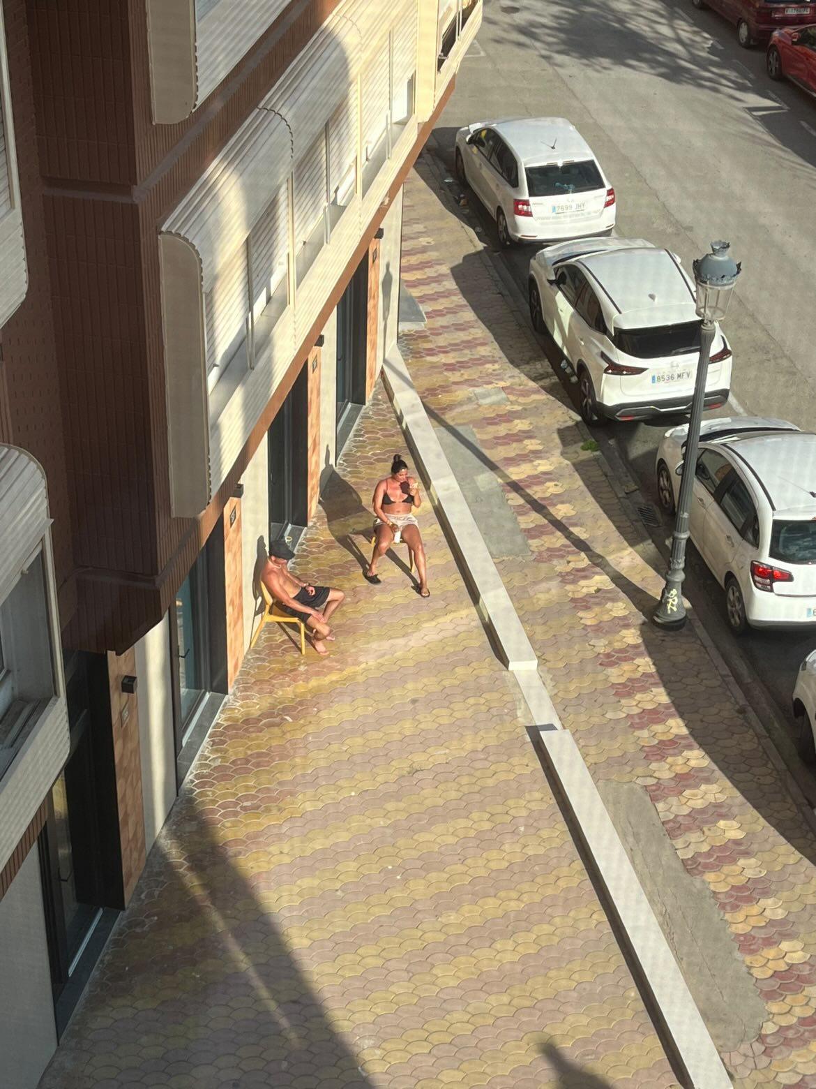 Turistas en el barrio de la Zaidia. Imagen del Twitter de la Asociación de Vecinos San Antonio-Zaidia