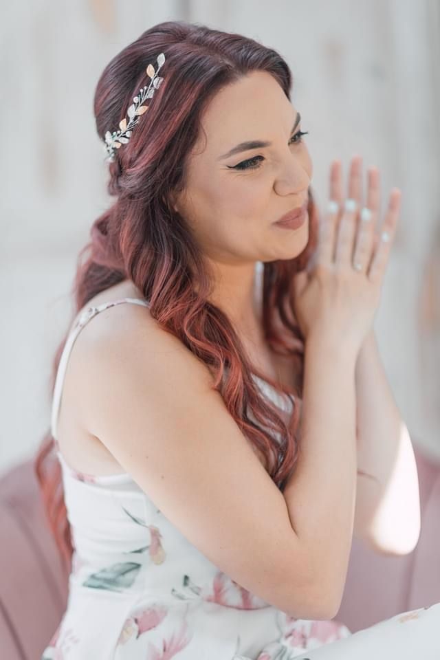 Una joven maquillada por Madalina Ghizdeanu Una joven maquillada por Madalina Ghizdeanu