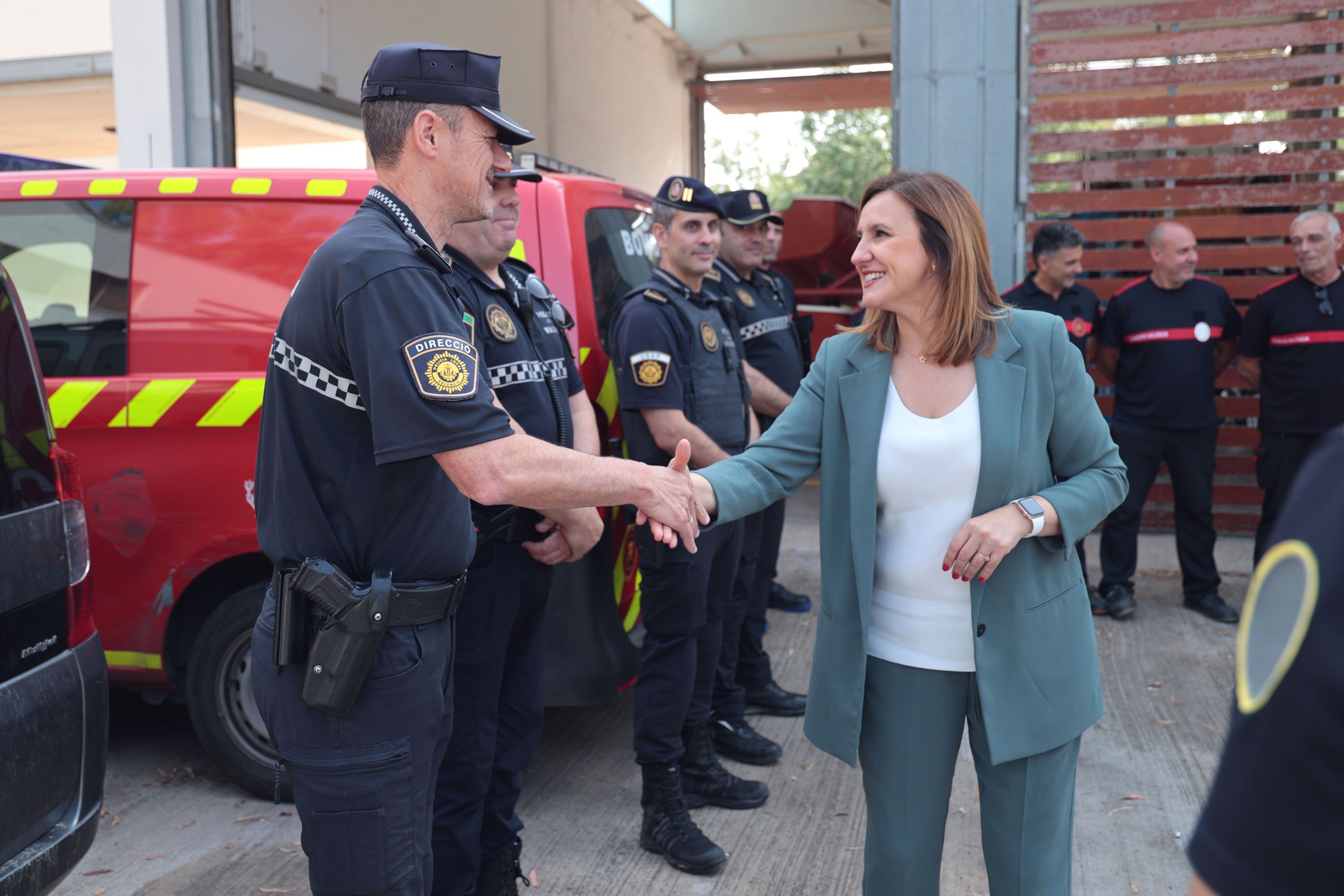 L'alcaldessa de València assistix al simulacre d'incendi en El Saler